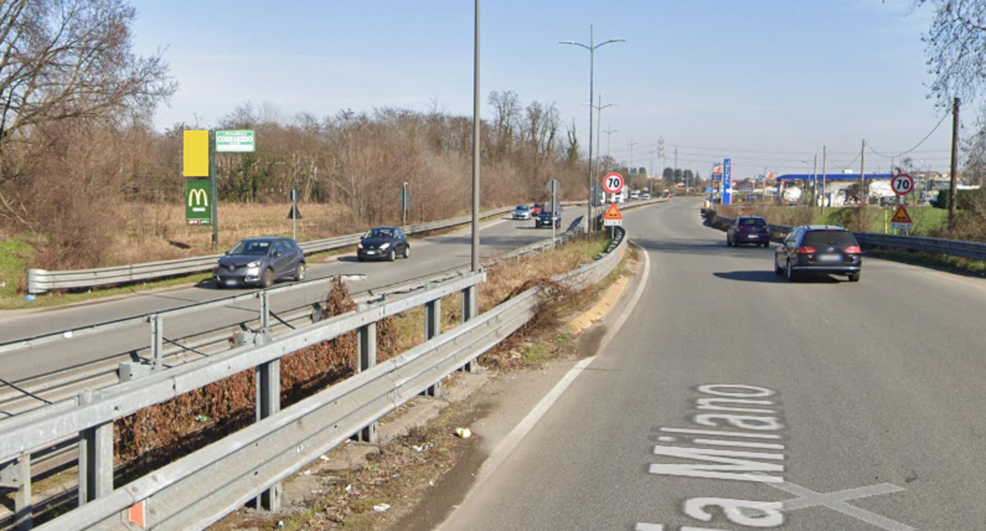 Impianto CARTELLONISTICA a Cornaredo, in zona Cooperativa di Consumo