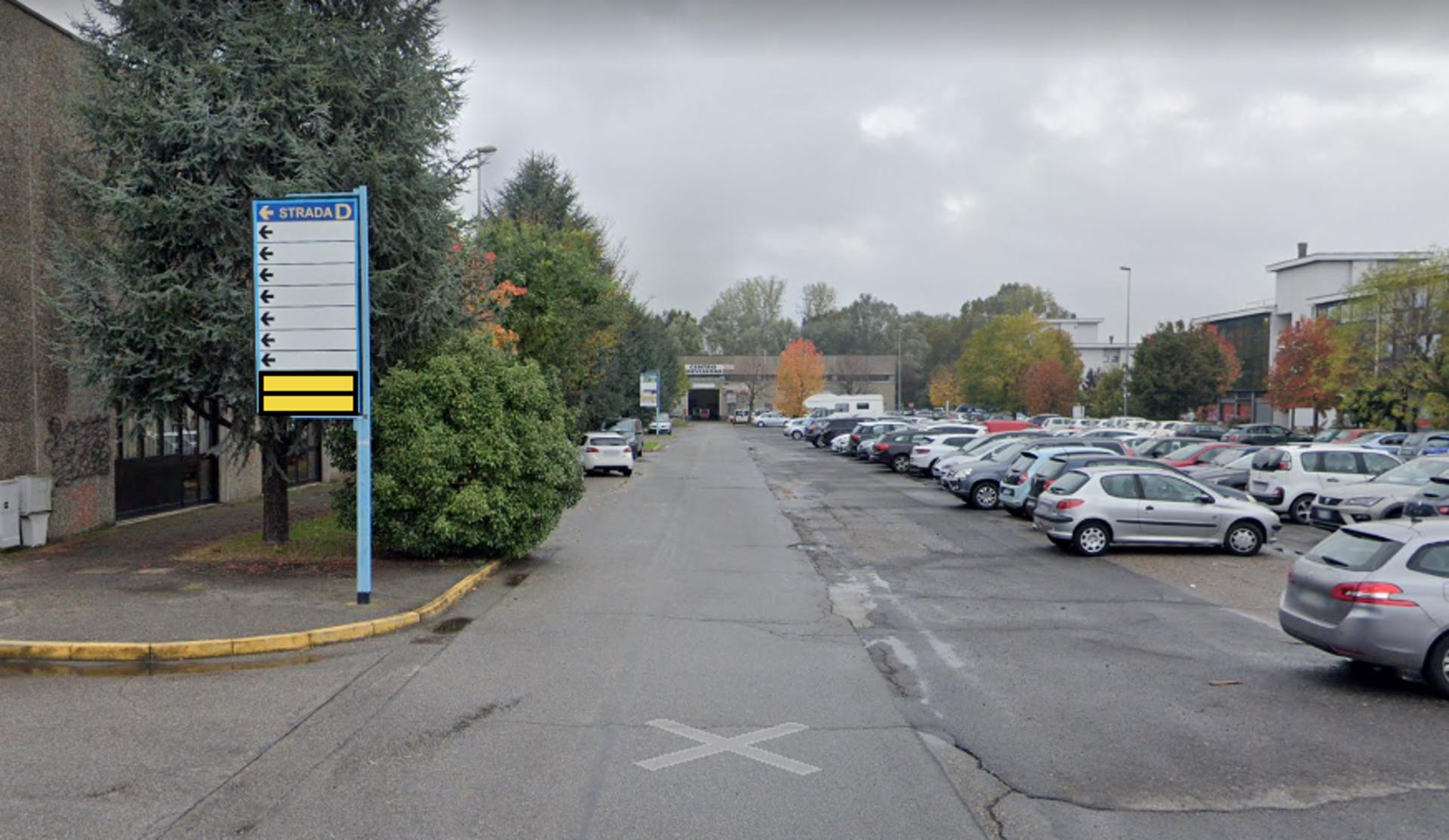 Impianto a STRADA D interno centro commerciale le moran  Cusago