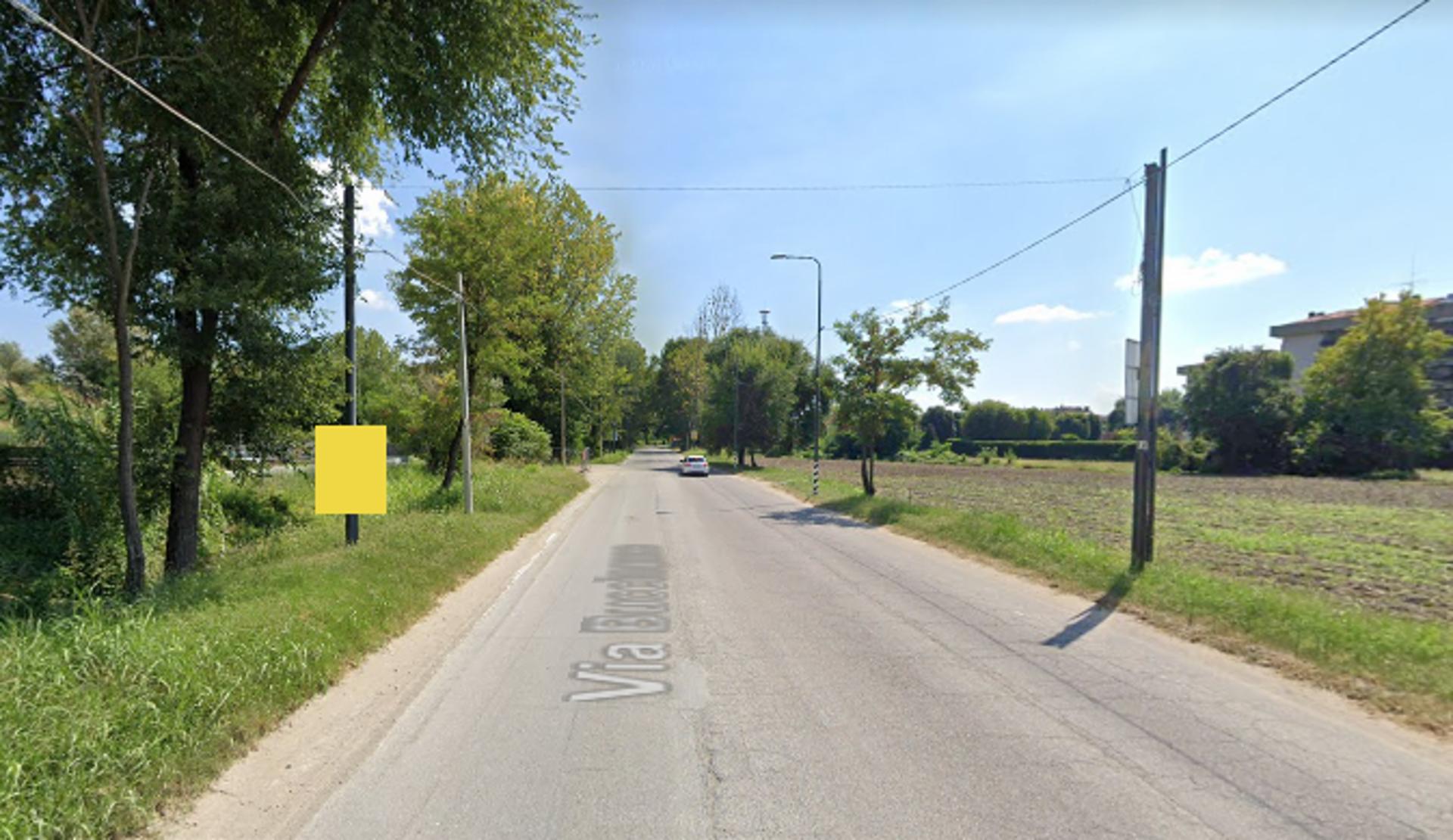 Impianto POLE MEDIA a Milano, in zona Pianeta verde