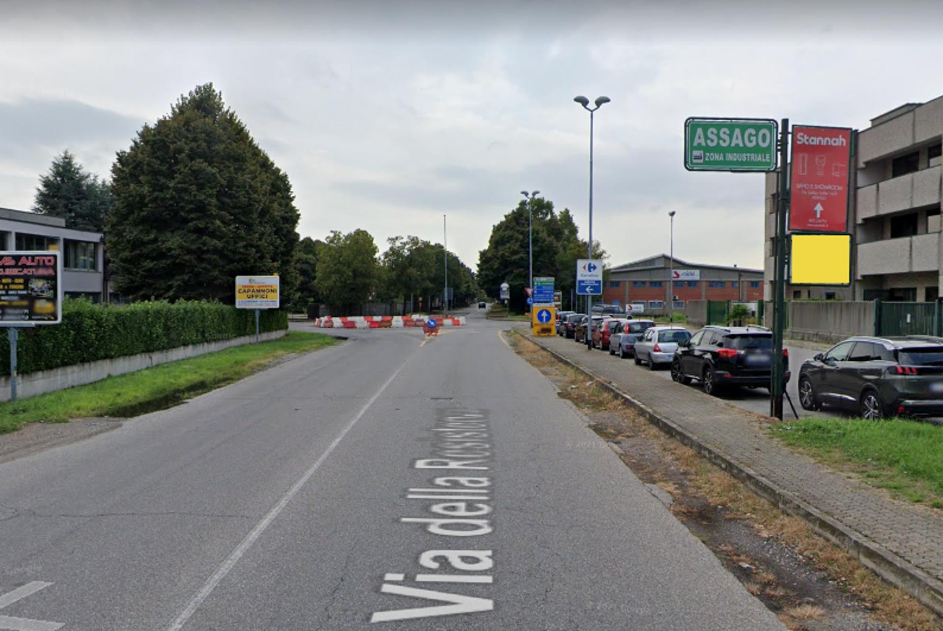 Impianto CARTELLONISTICA a Assago, in zona Piper Club