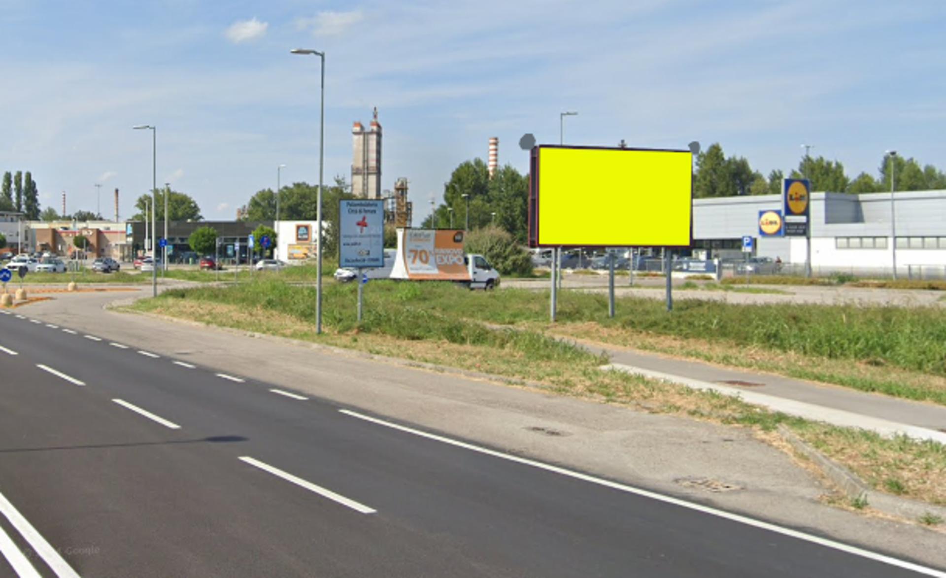 Impianto 6 X 3 a Ferrara, in zona Lidl