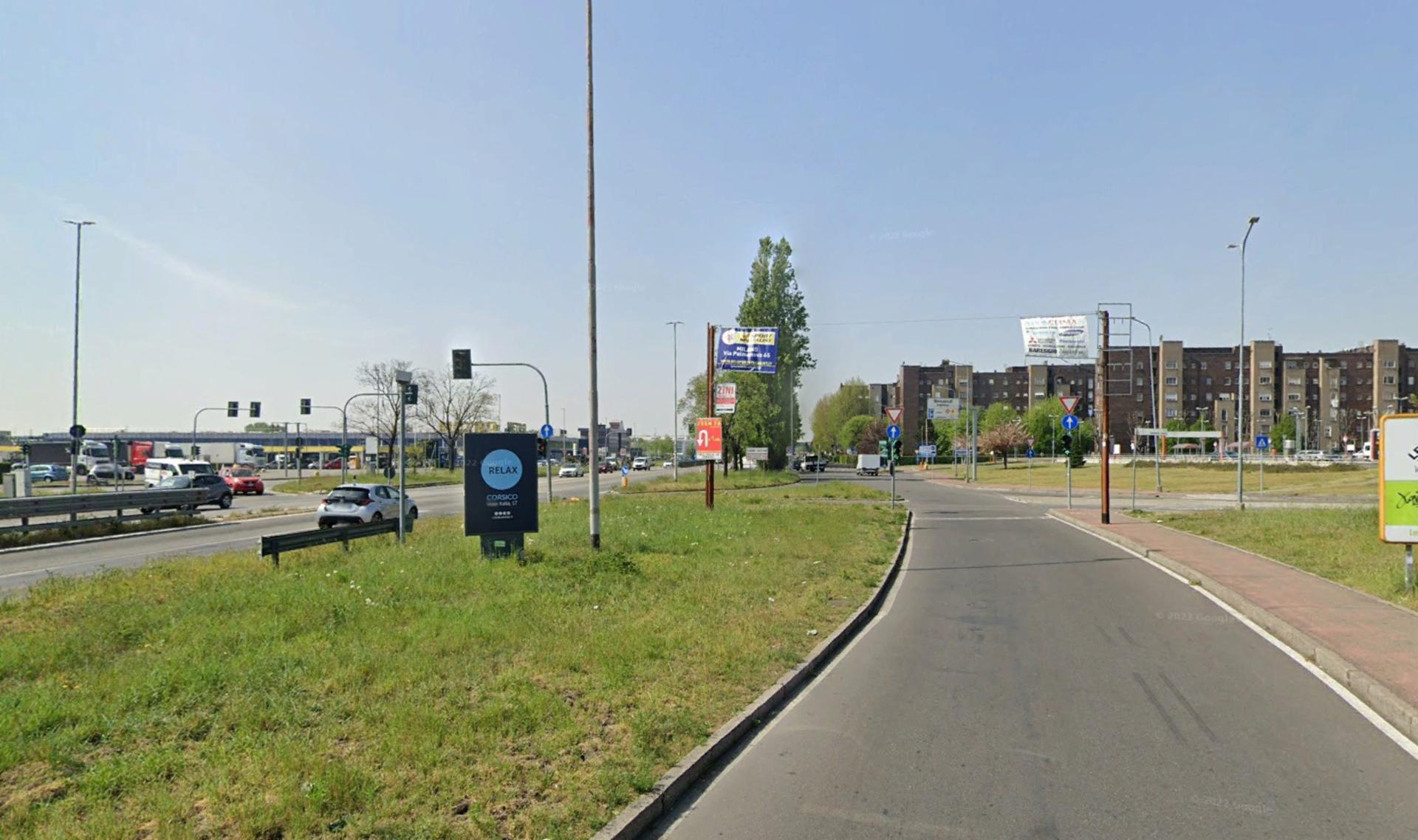 Impianto a Via Benedetto Croce prima di semaforo per entrata Bennet  Corsico