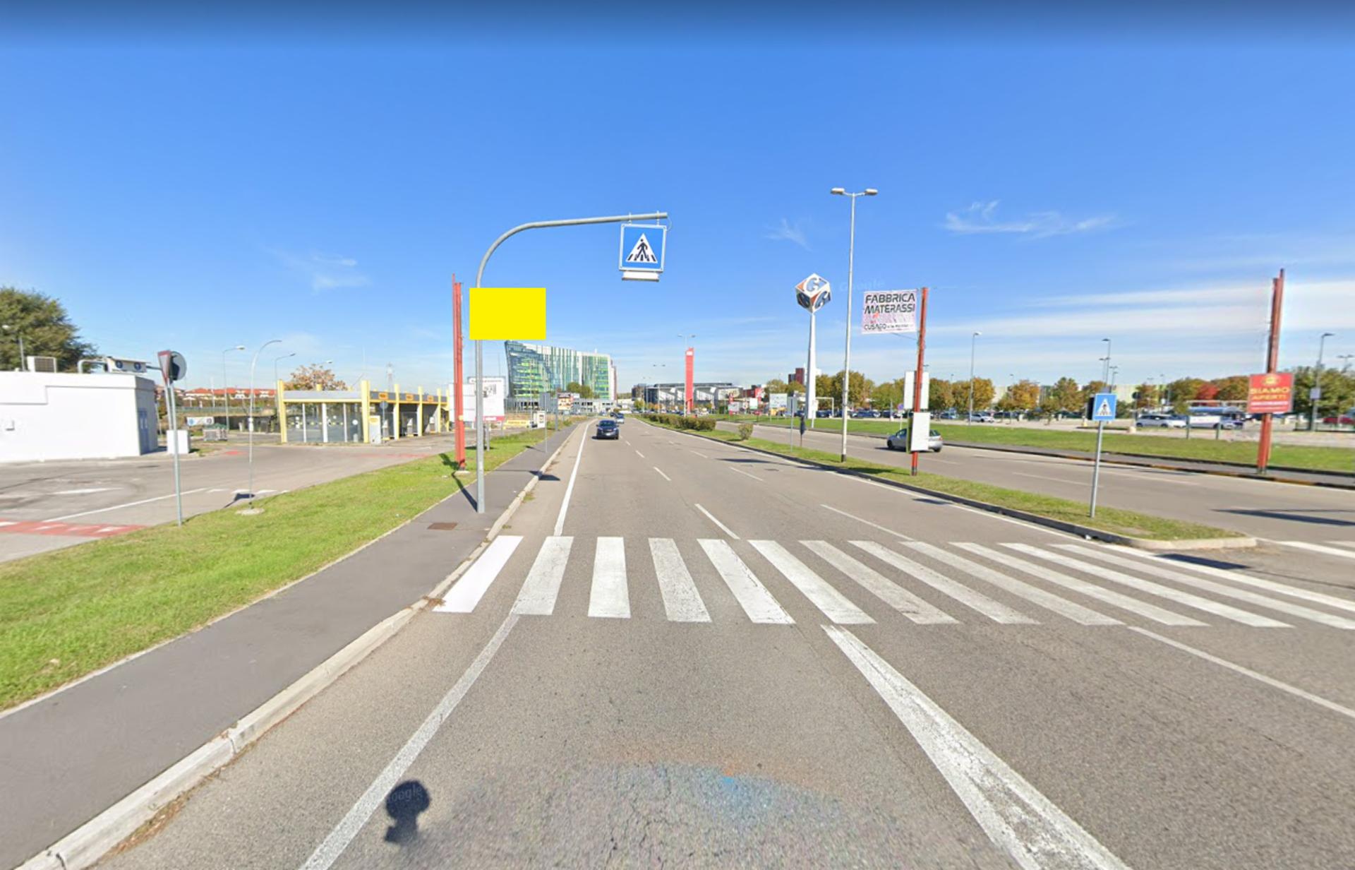Impianto STRISCIONE a Assago, in zona KFC