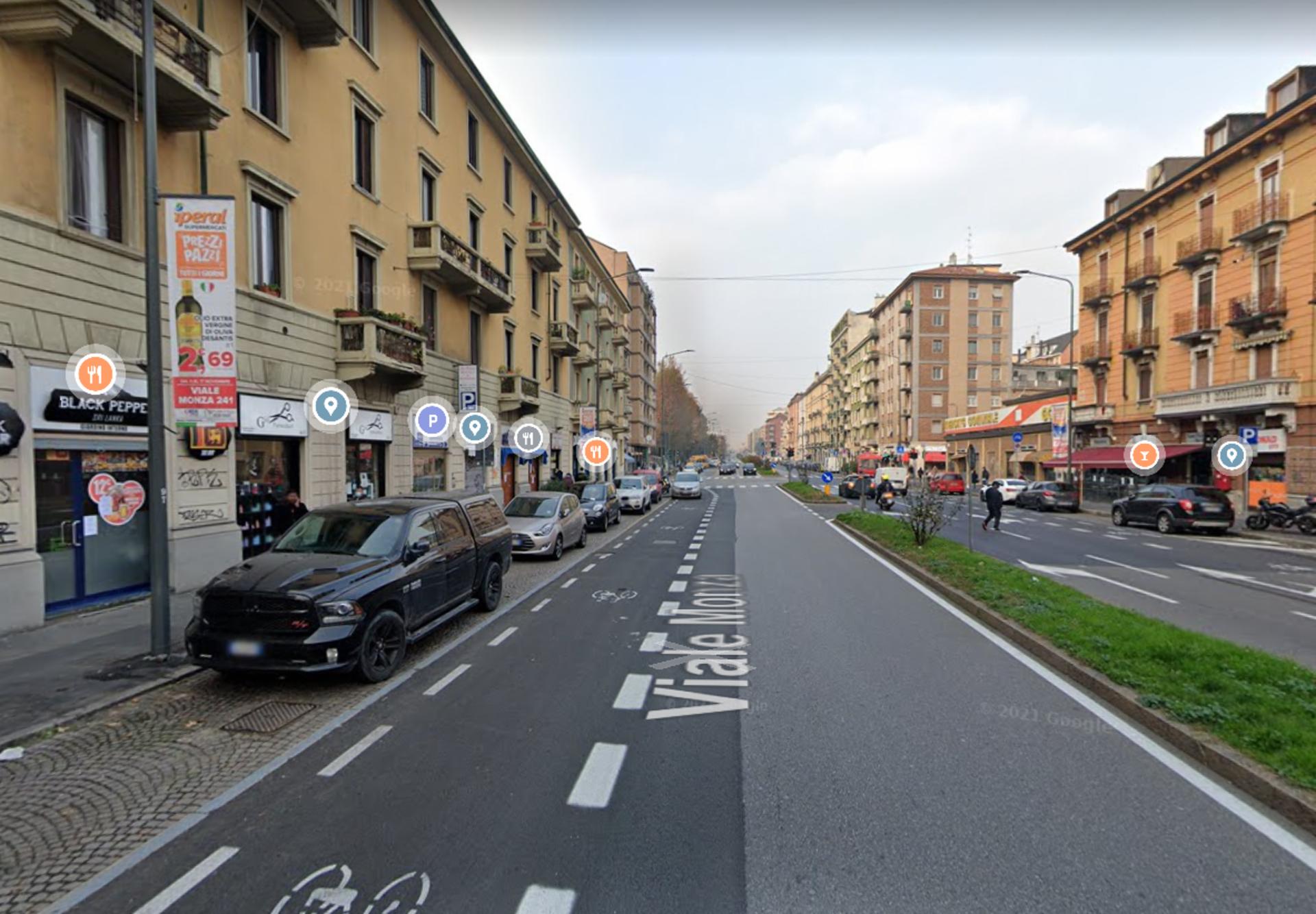 Impianto VERTICAL BANNER a Milano, in zona Black Pepper