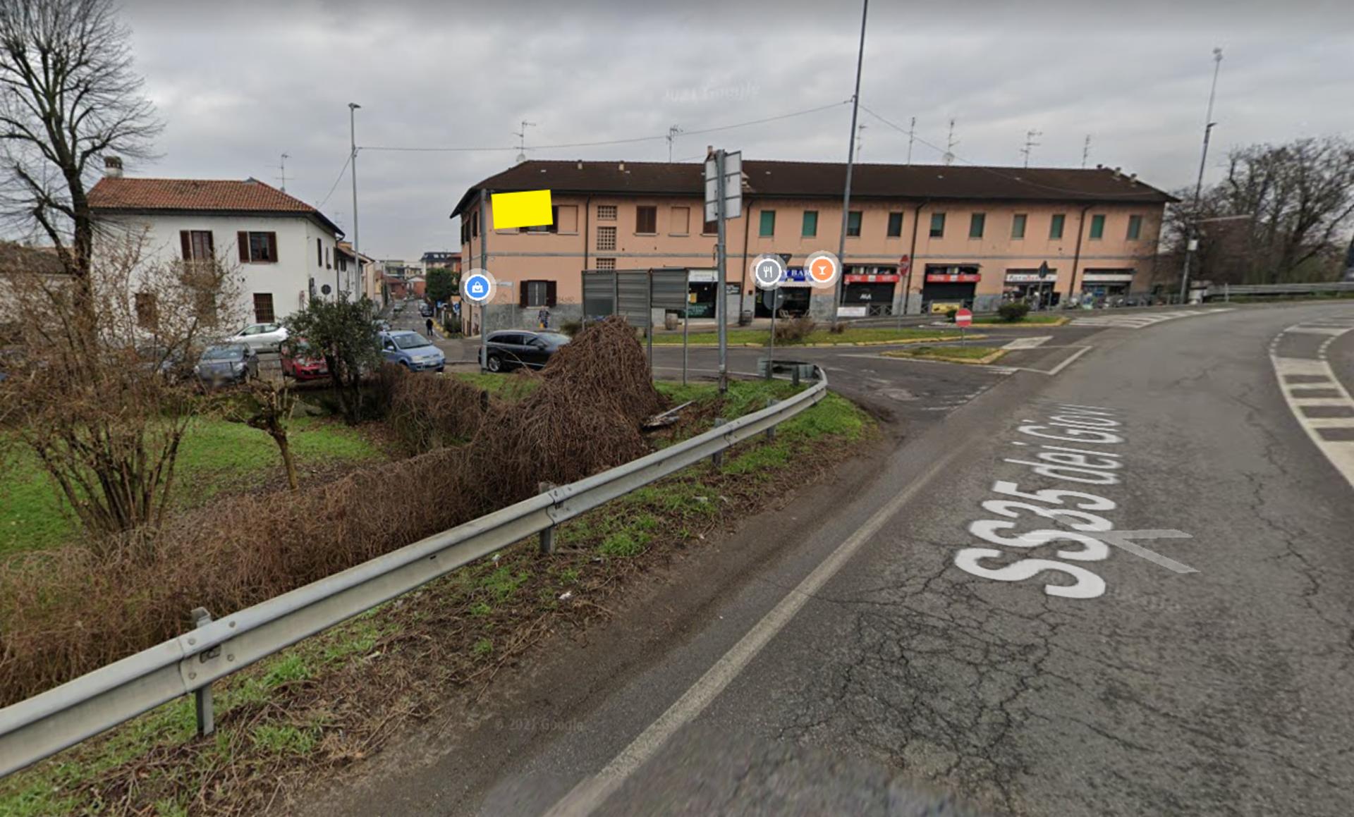 Impianto STRISCIONE a Binasco, in zona Papi kebap & pizza