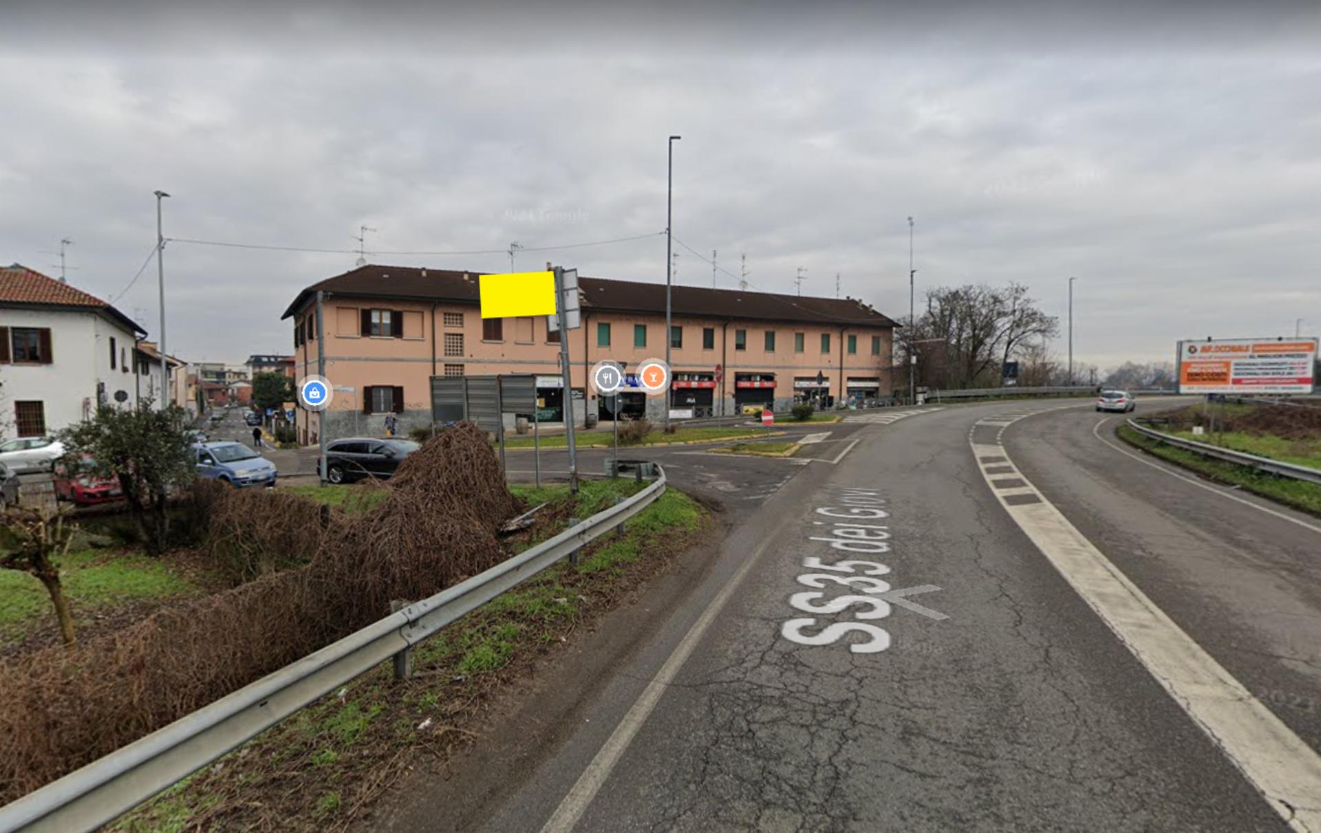 Impianto STRISCIONE a Binasco, in zona Papi kebap & pizza