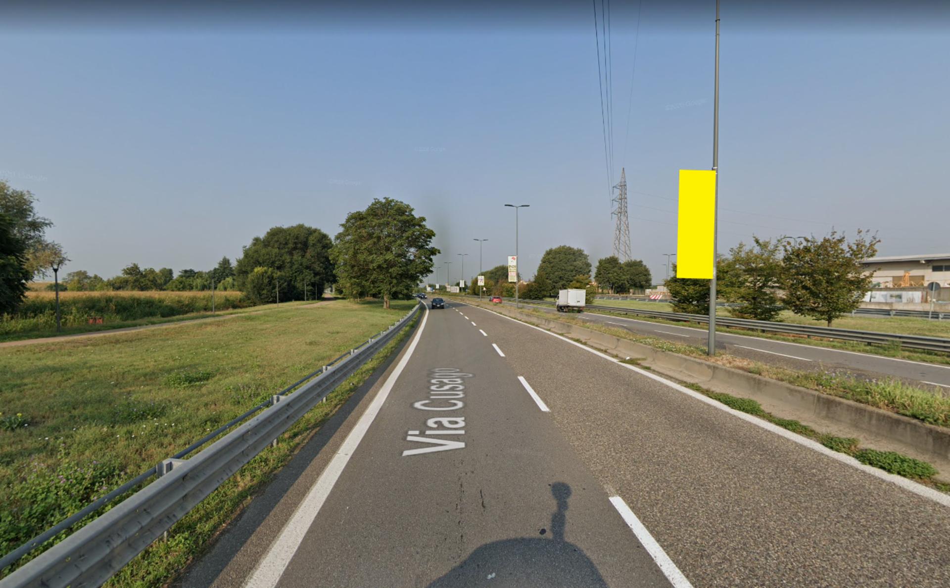 Impianto VERTICAL BANNER a Milano, in zona Pozzoli Big Market