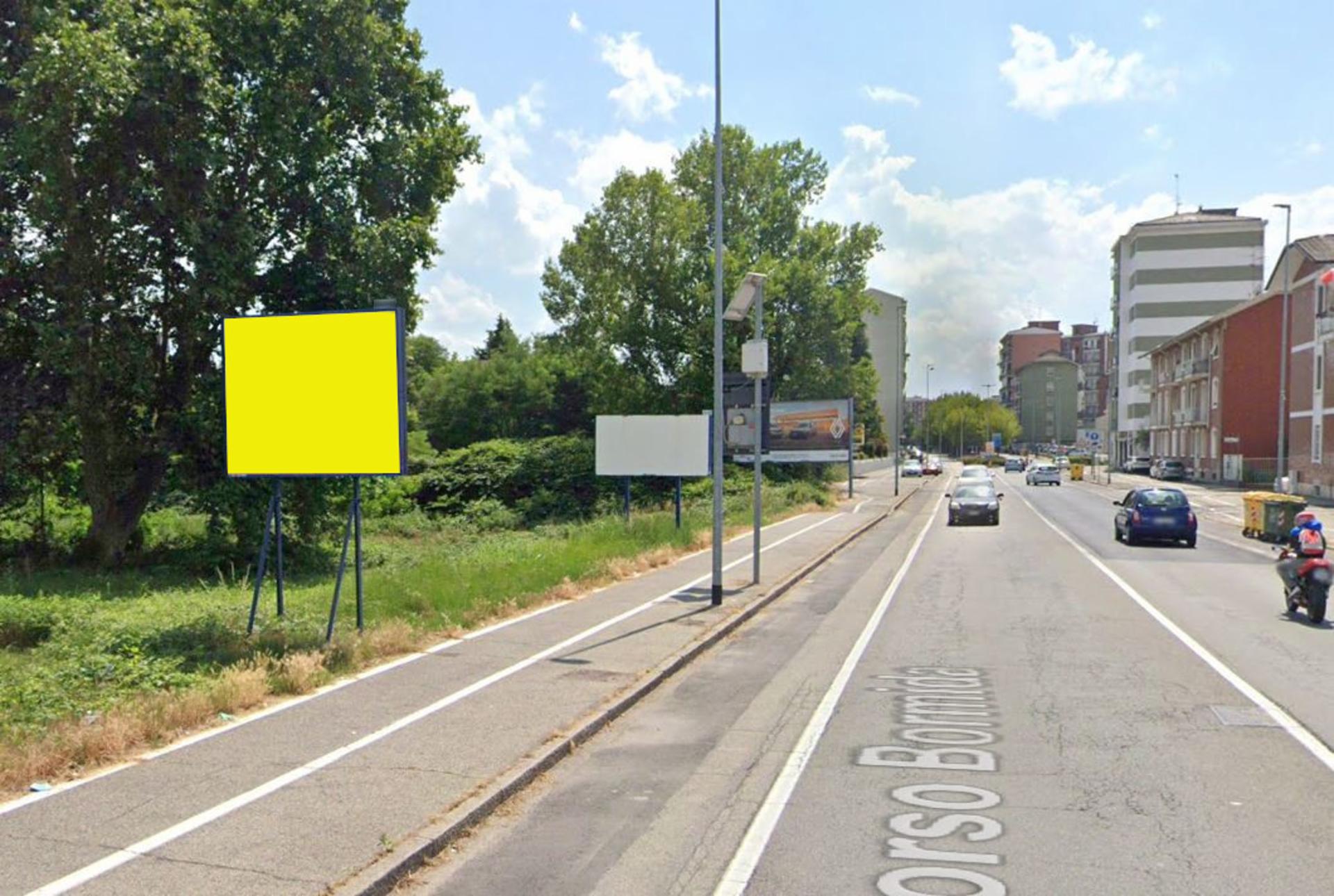 Impianto CARTELLONISTICA a Vercelli, in zona Imai Market City