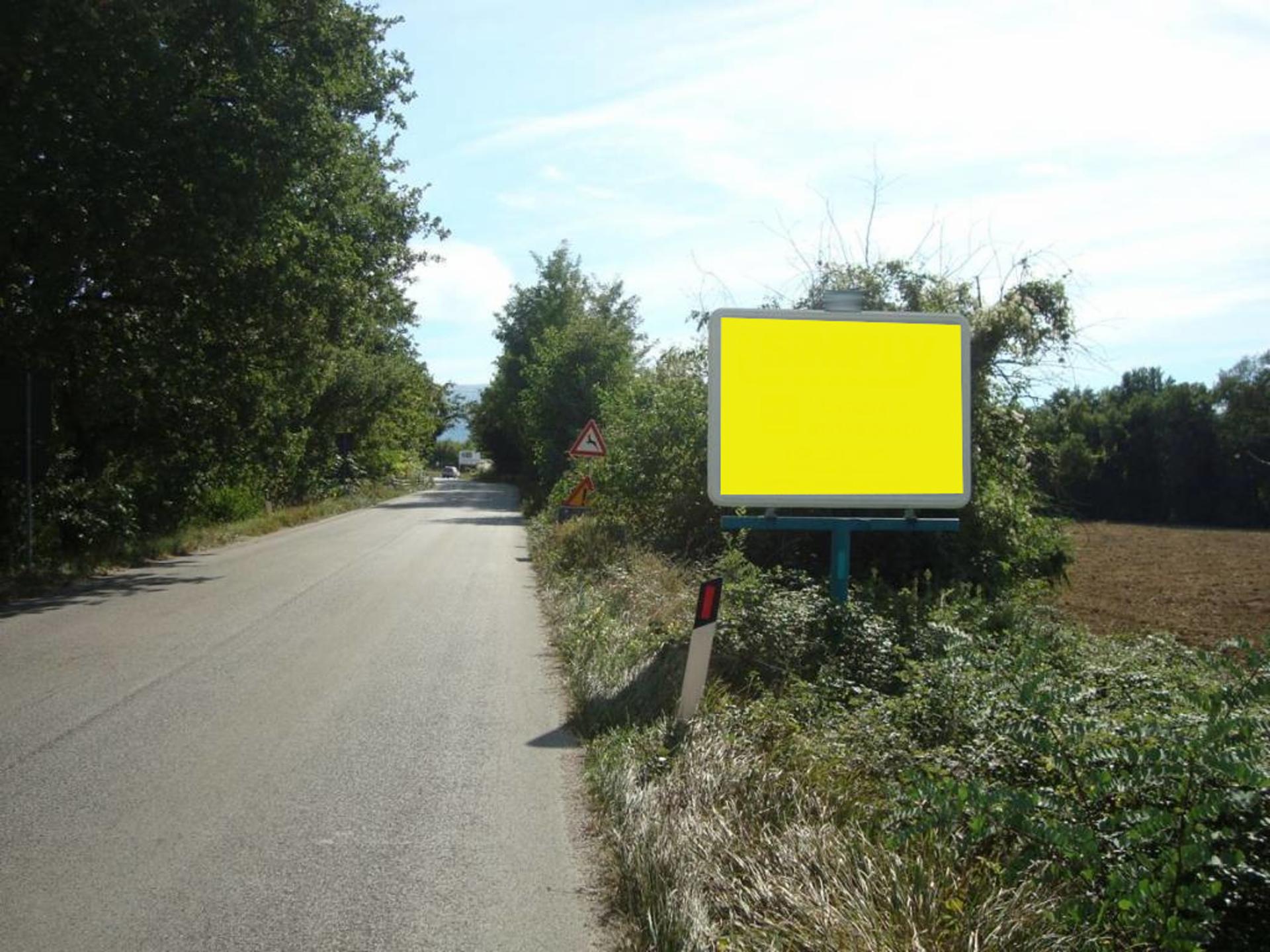 Impianto CARTELLONISTICA a Belforte del Chienti, in zona ChiaroScuro