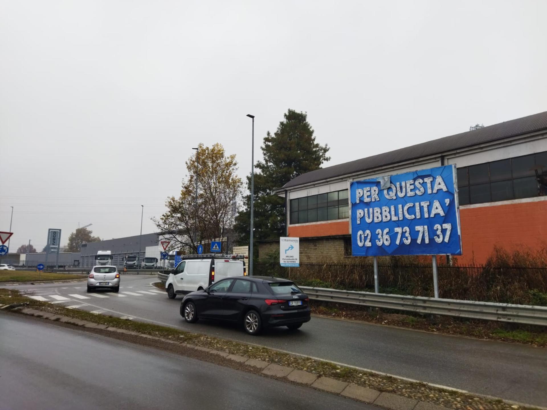 Impianto a Via Adua rotonda Via Castiglioni f.te Famila  Arluno