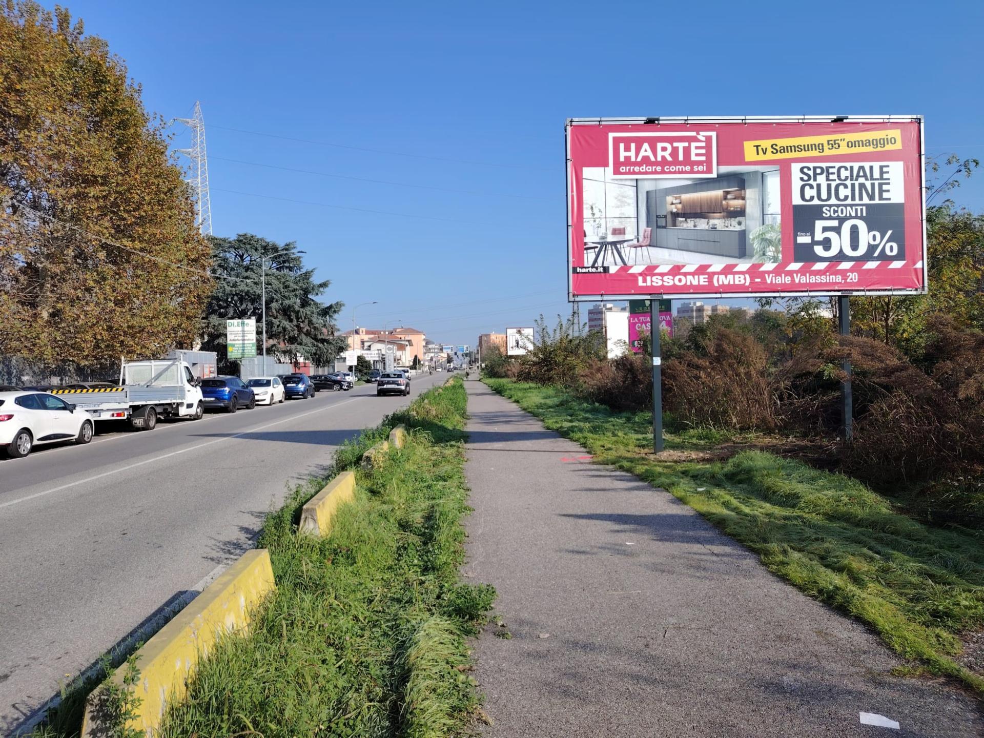 Impianto a Viale Lombardia f.te civ. 41 - 180 mt prima di Via Marsala dir. Monza  Brugherio