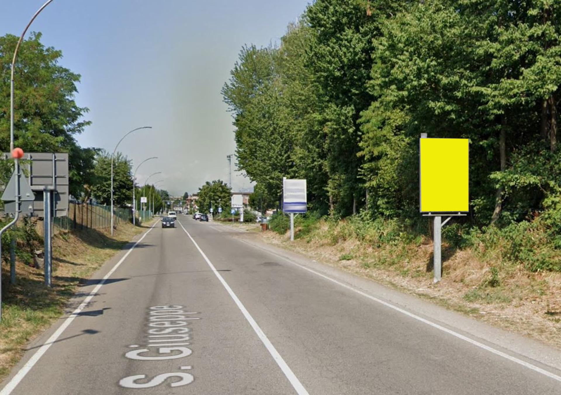 Impianto CARTELLONISTICA a Cantù, in zona Iperal