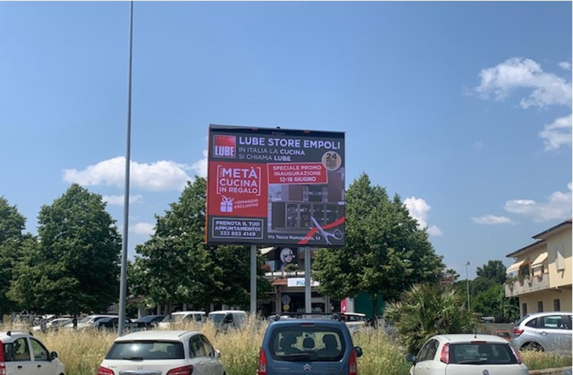 Impianto DISPLAY / LED a Vinci, in zona Iper
