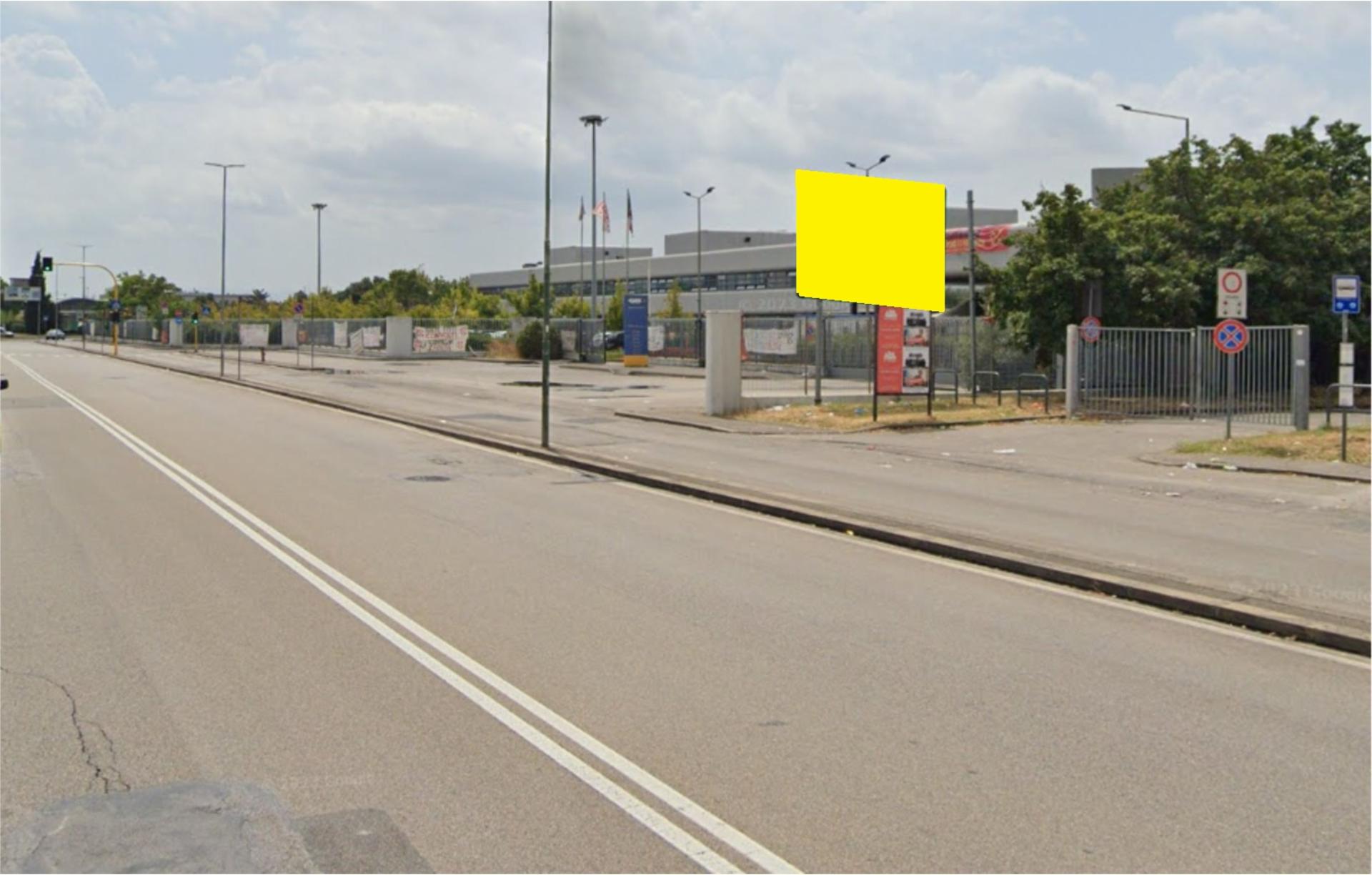 Impianto POSTER a Campi Bisenzio, in zona Centro commerciale 