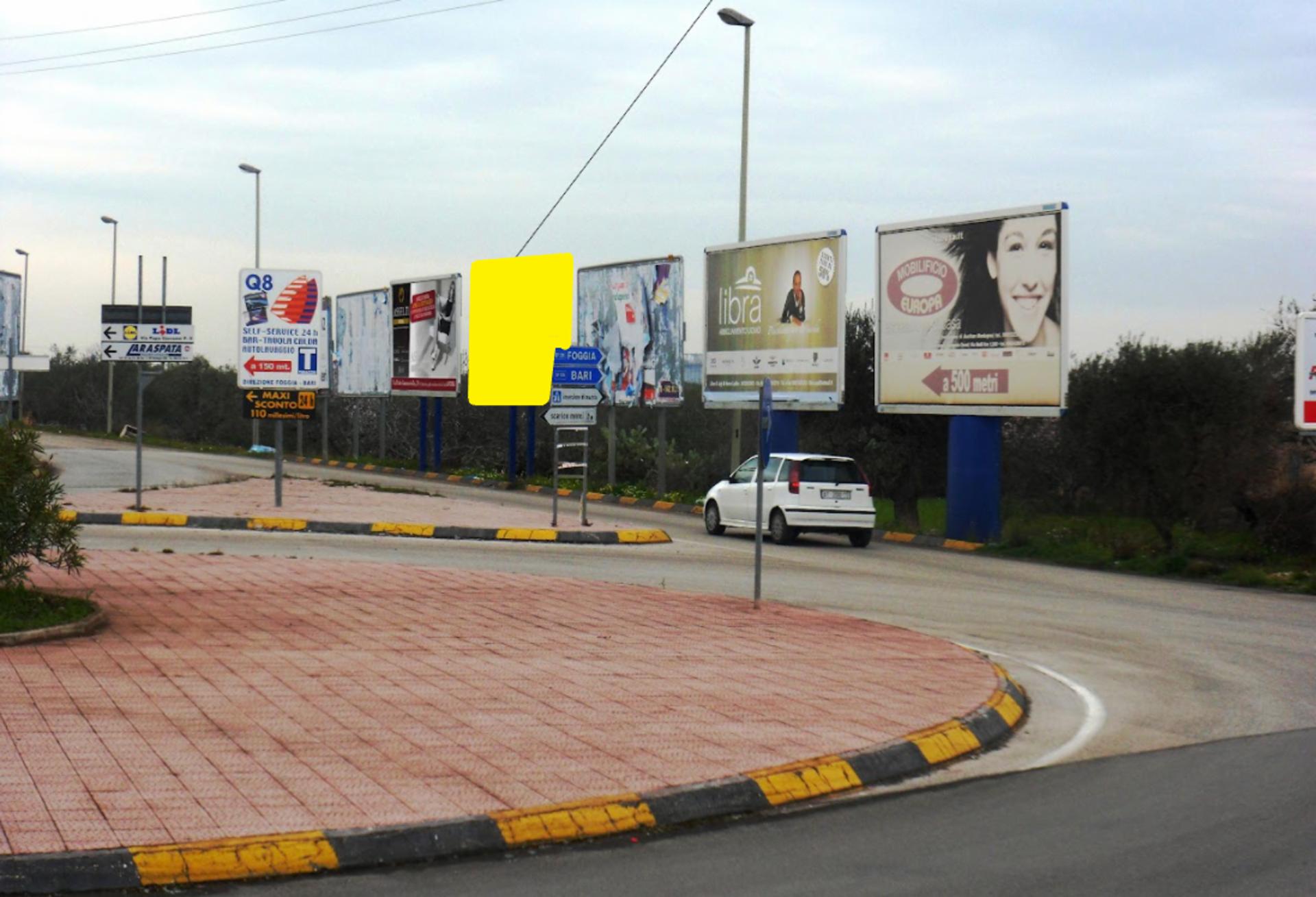 Impianto 6 X 3 a Bari, in zona Centro Commerciale Gli Ulivi