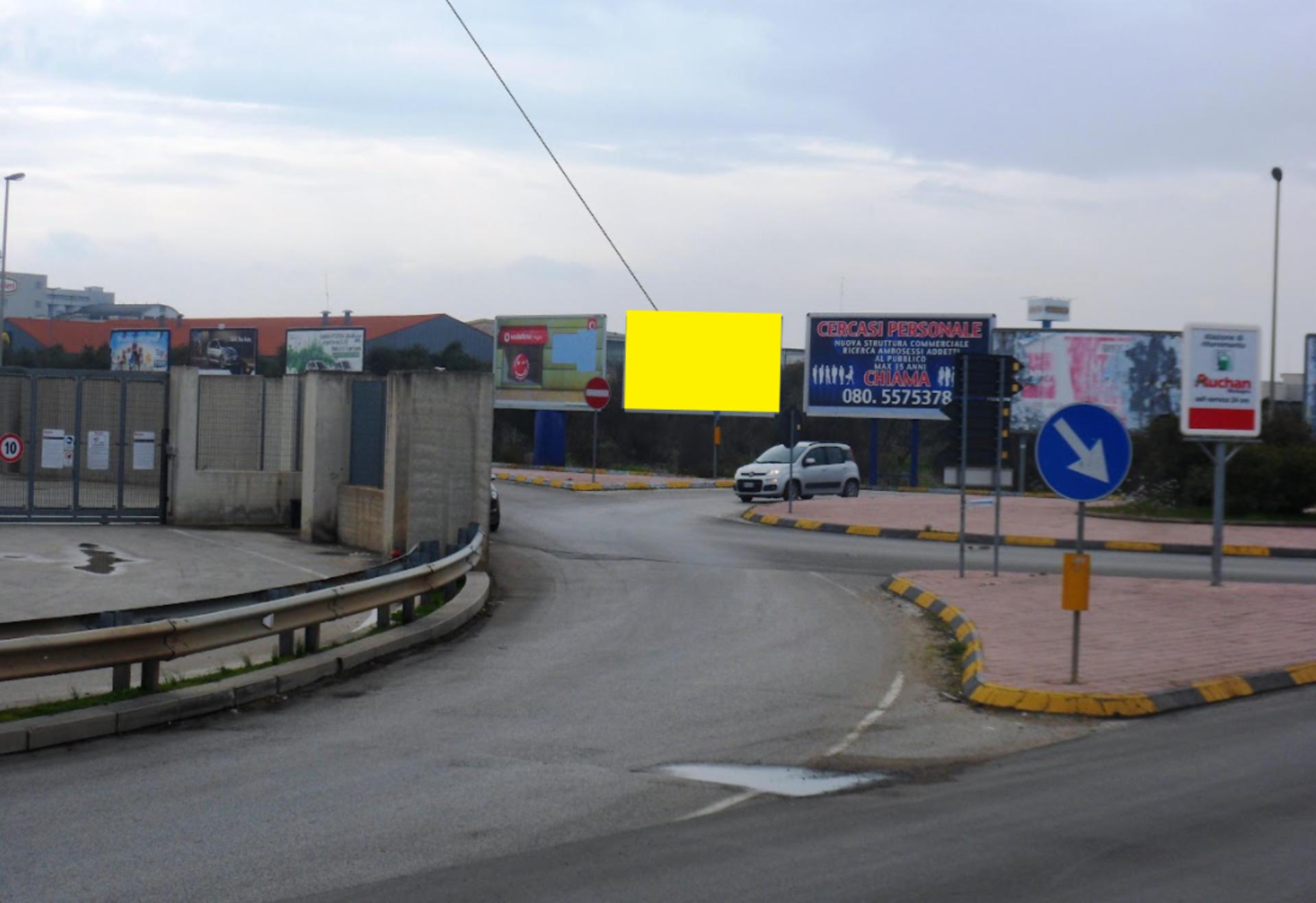 Impianto 6 X 3 a Bari, in zona Centro Commerciale Gli Ulivi