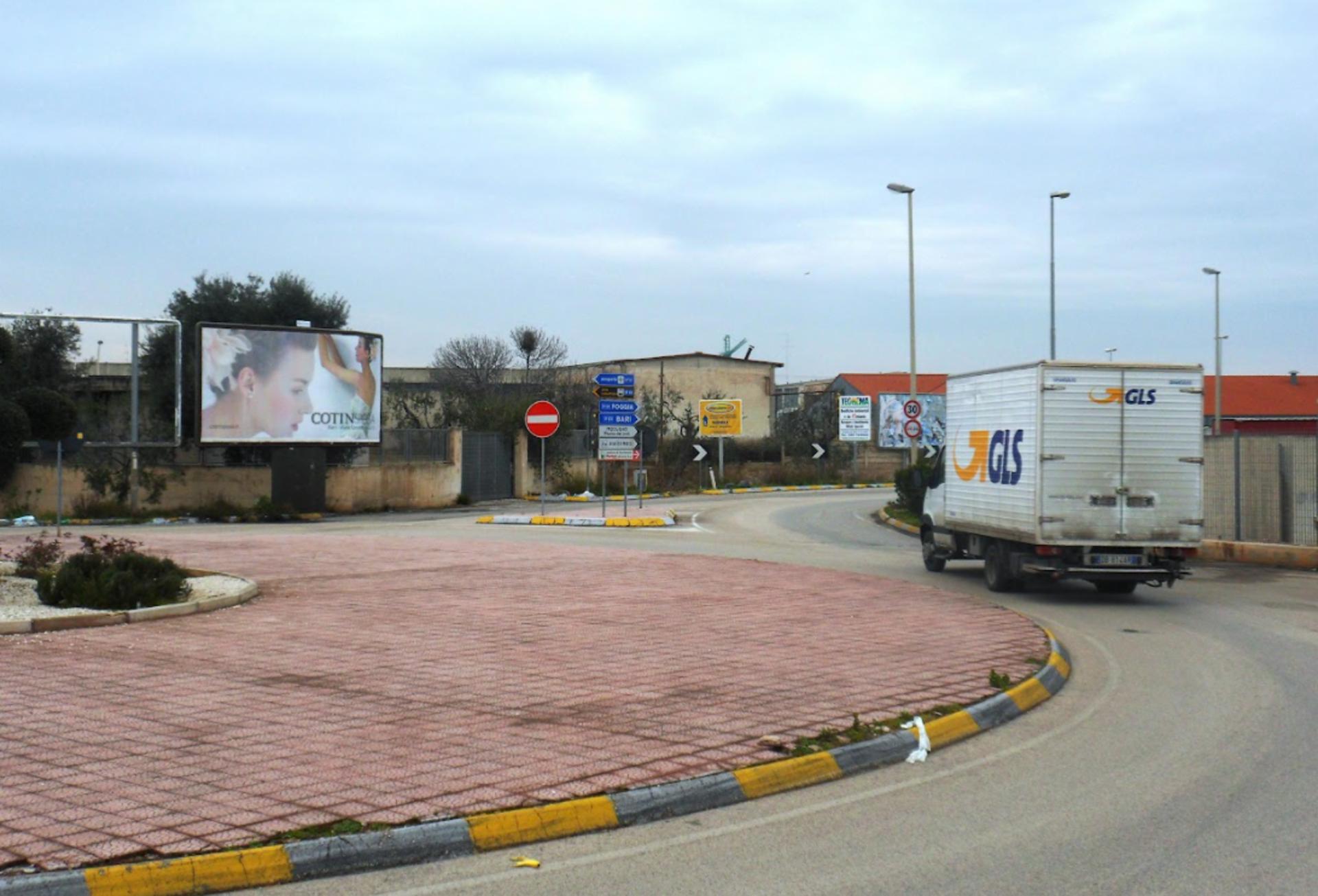 Impianto 6 X 3 a Bari, in zona Interspar