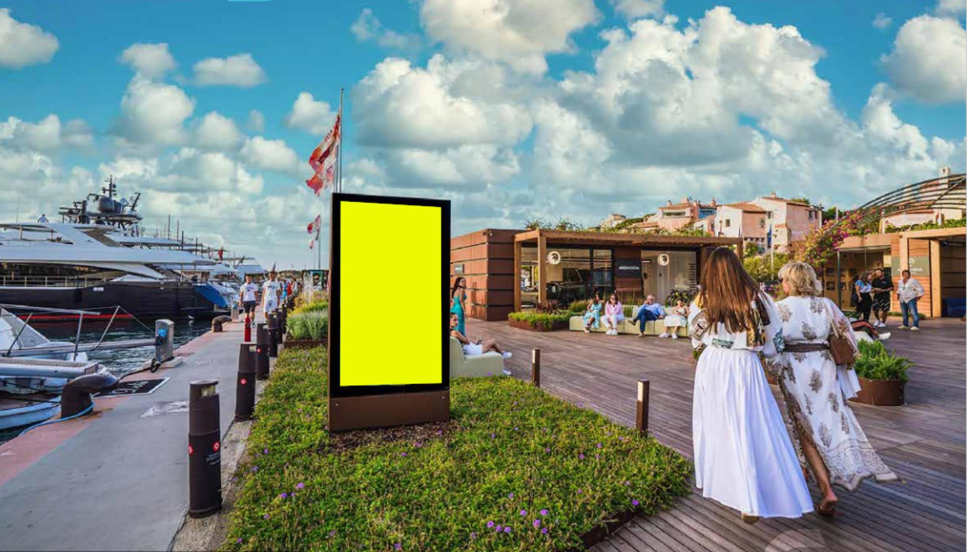 Impianto TOTEM DIGITALE a Arzachena, in zona Dolce & Gabbana