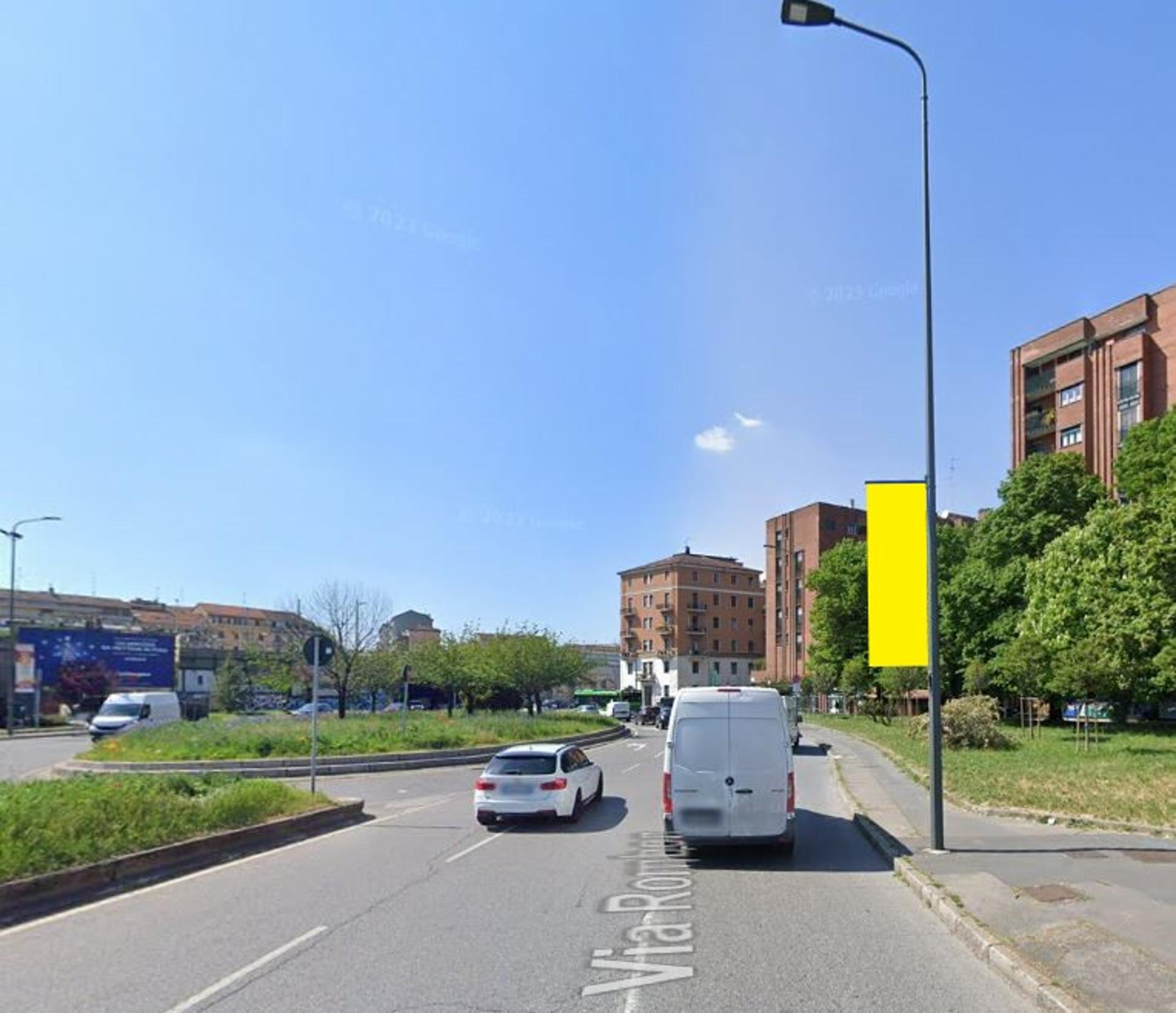 Impianto VERTICAL BANNER a Milano, in zona ApuliaMI