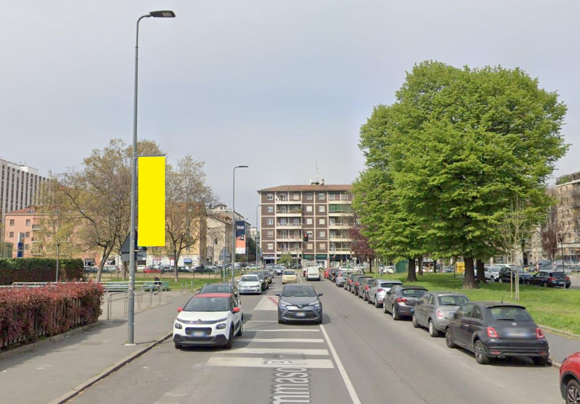 Impianto VERTICAL BANNER a Milano, in zona Il calabrone 2