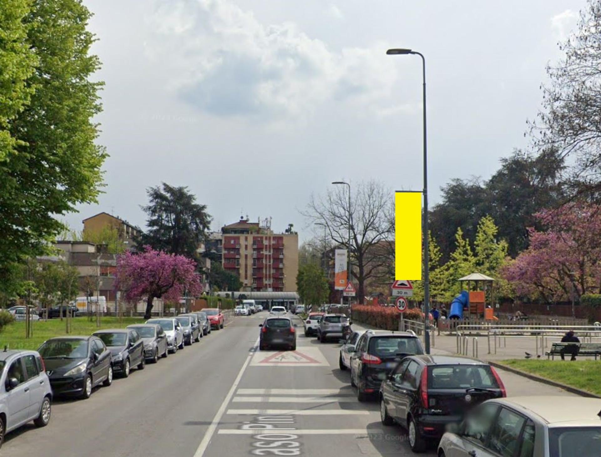 Impianto VERTICAL BANNER a Milano, in zona Il calabrone 2