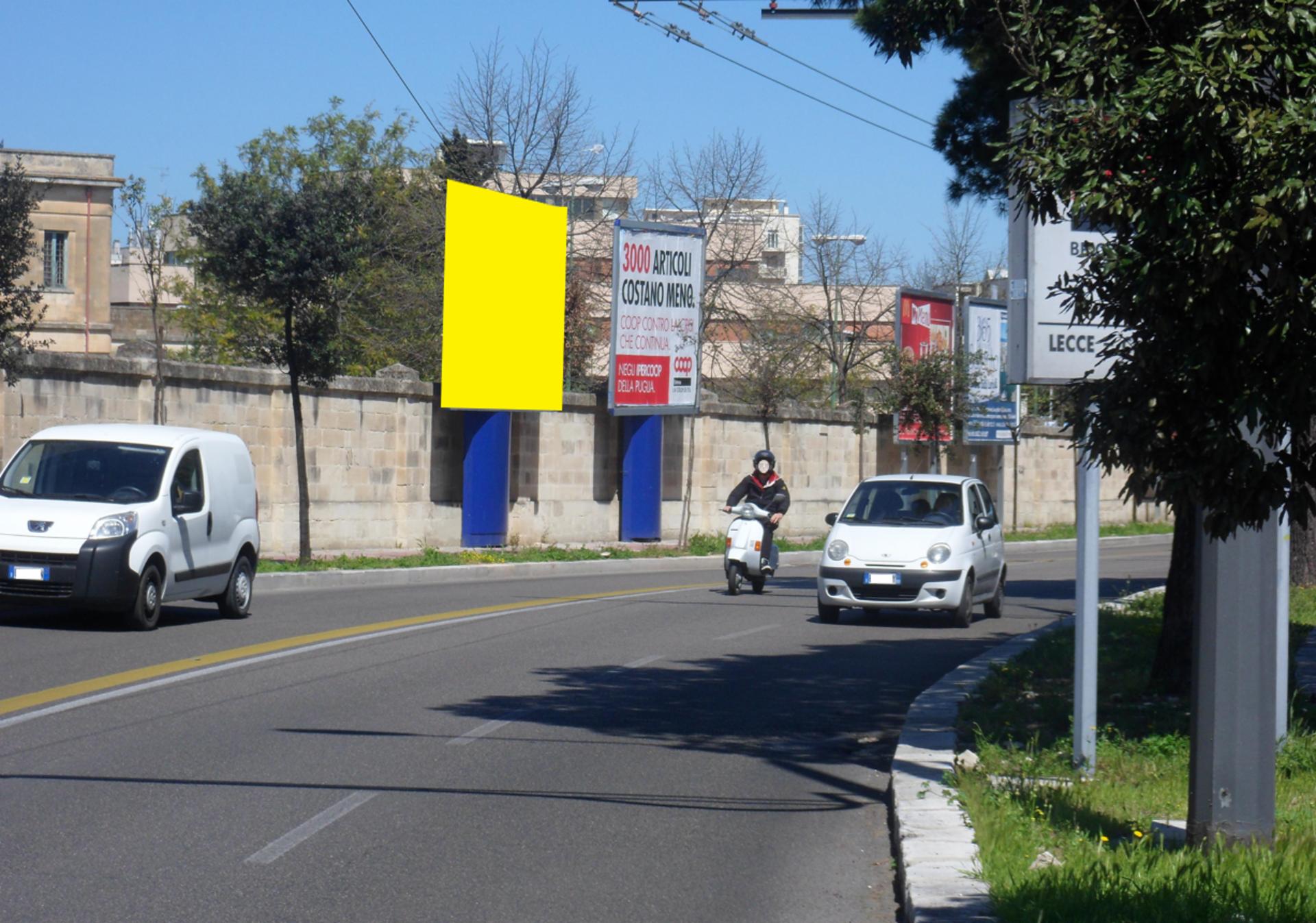 Impianto POSTER a Lecce, in zona EuroSpin