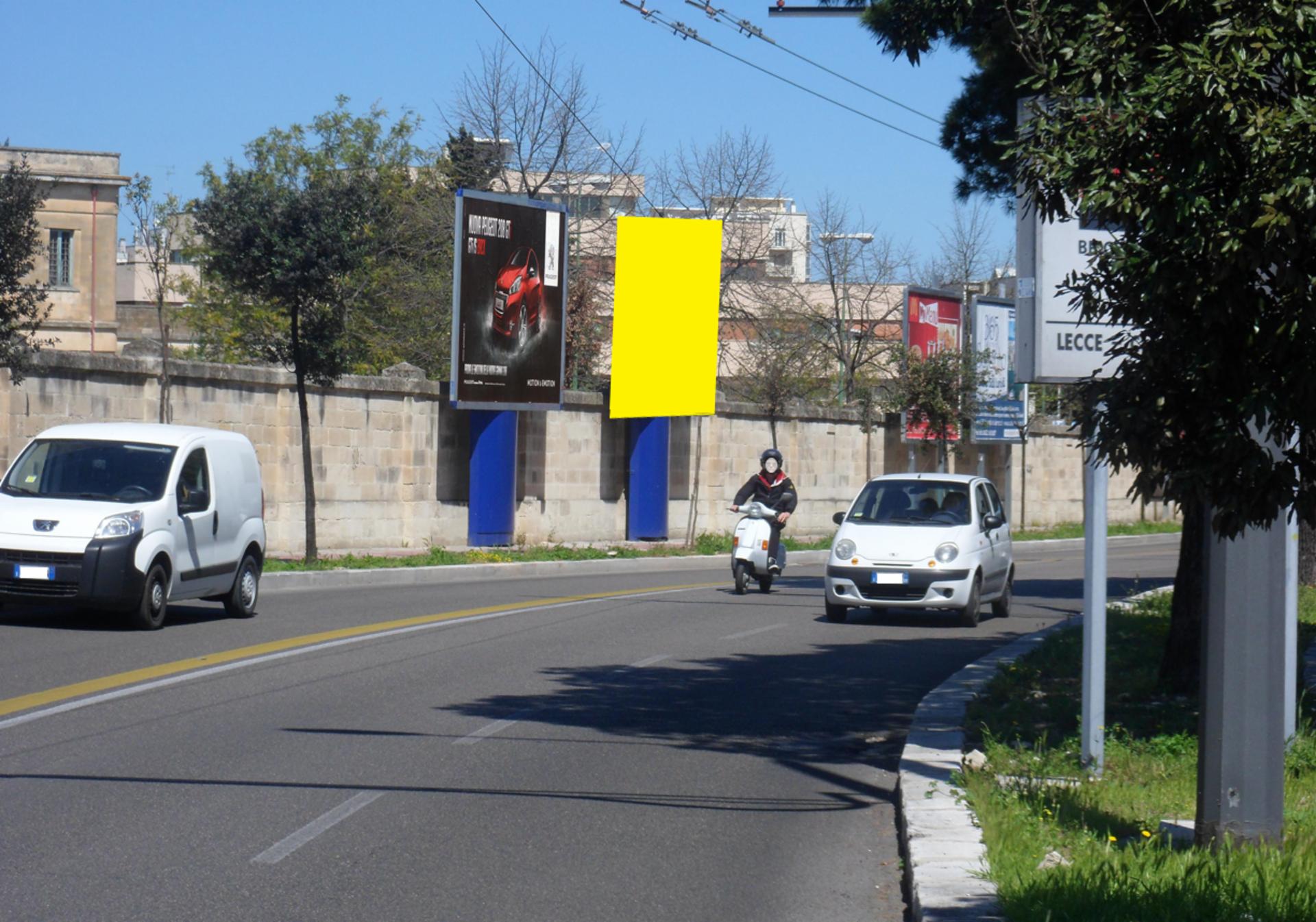 Impianto POSTER a Lecce, in zona EuroSpin