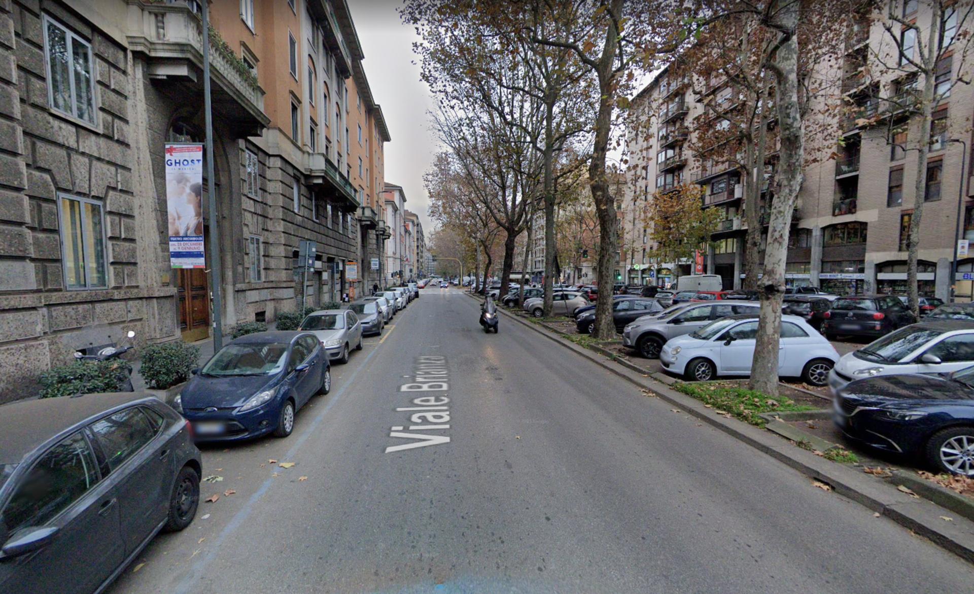 Impianto VERTICAL BANNER a Milano, in zona Giorgia's Cafe