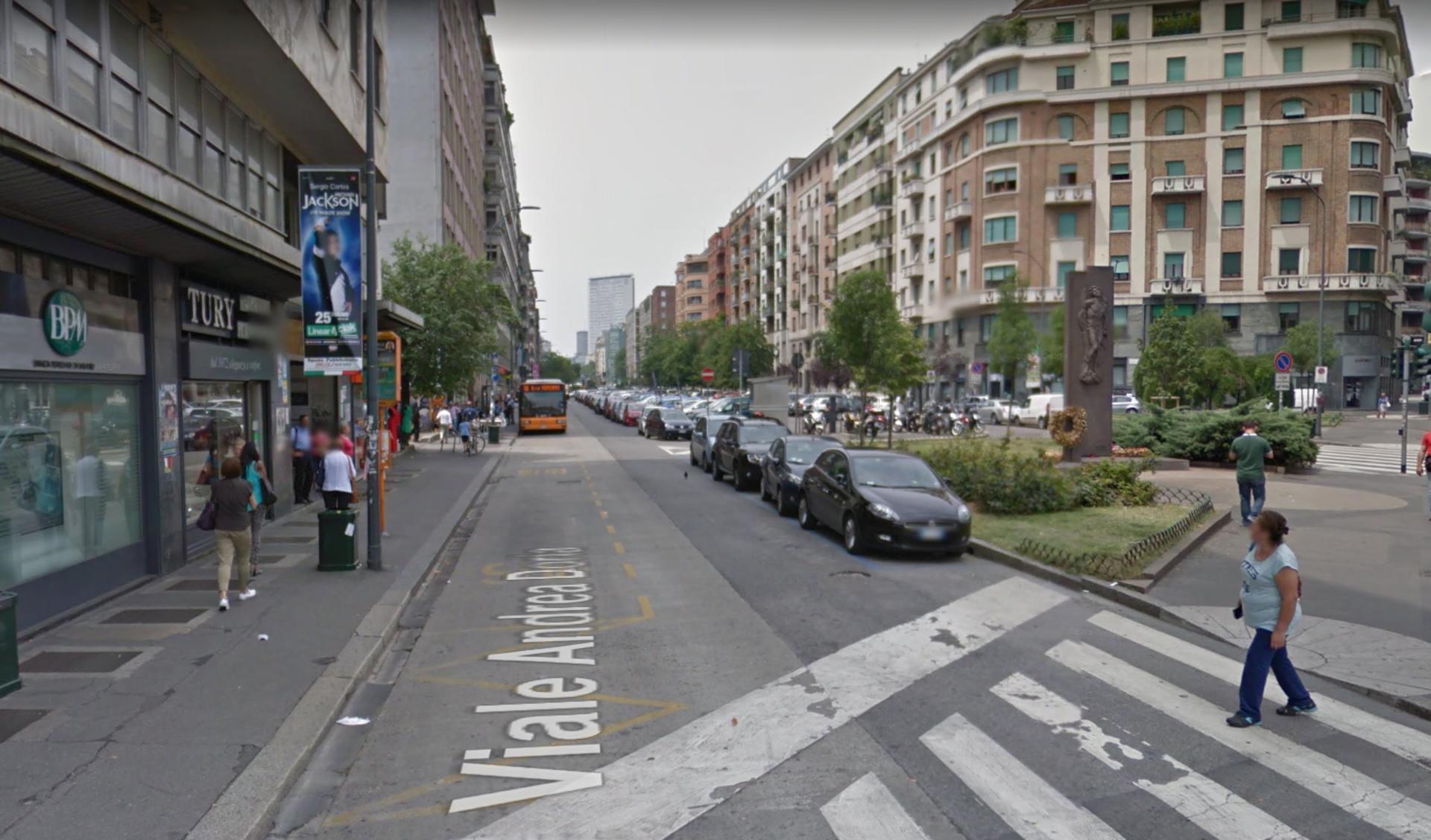Impianto VERTICAL BANNER a Milano, in zona Tury