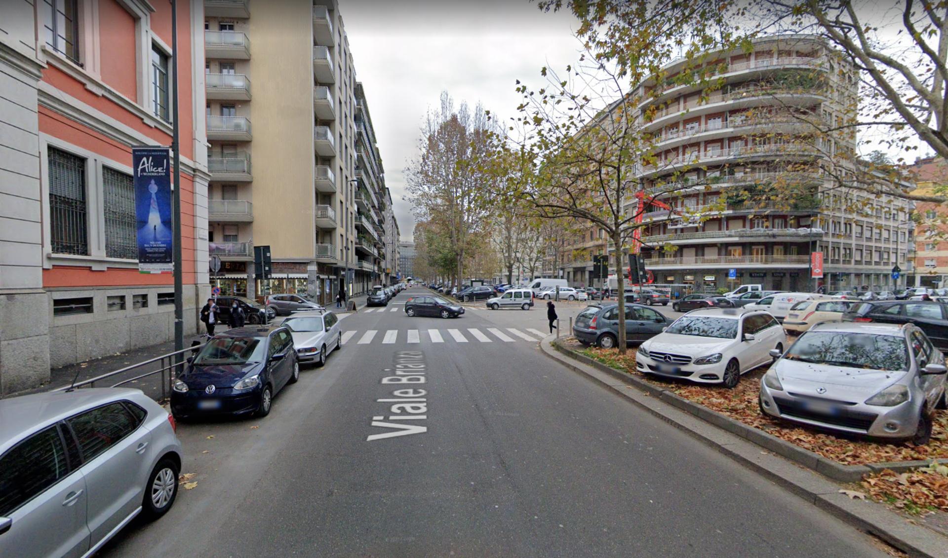 Impianto VERTICAL BANNER a Milano, in zona Simpatico Tech