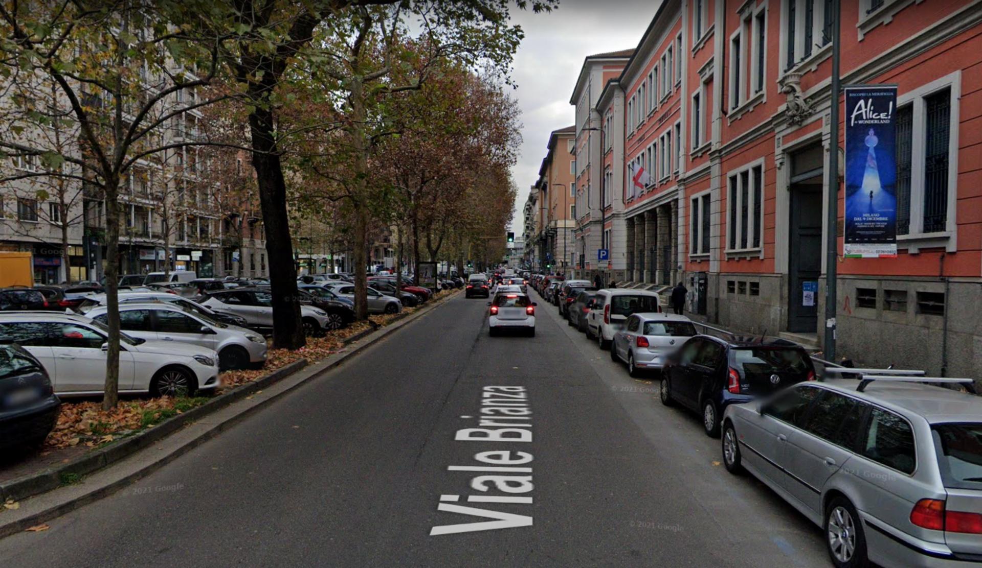 Impianto VERTICAL BANNER a Milano, in zona Simpatico Tech