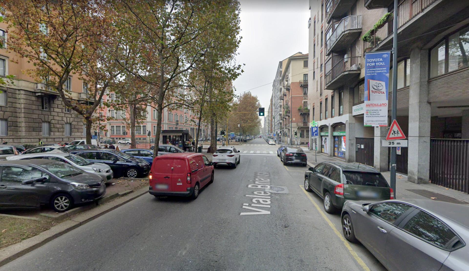 Impianto VERTICAL BANNER a Milano, in zona Giorgia's Cafe