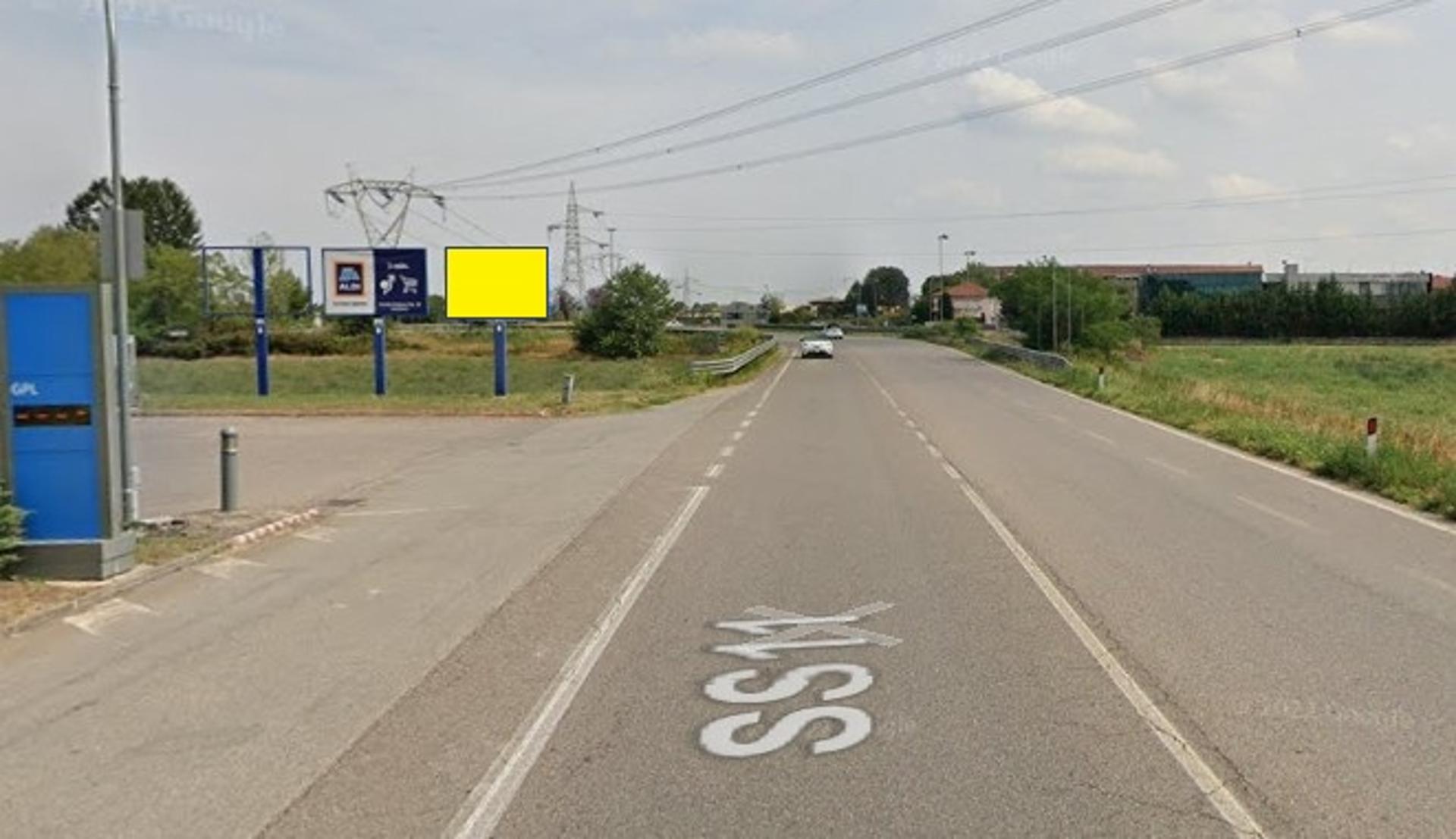 Impianto CARTELLONISTICA a Magenta, in zona Alberto calzature