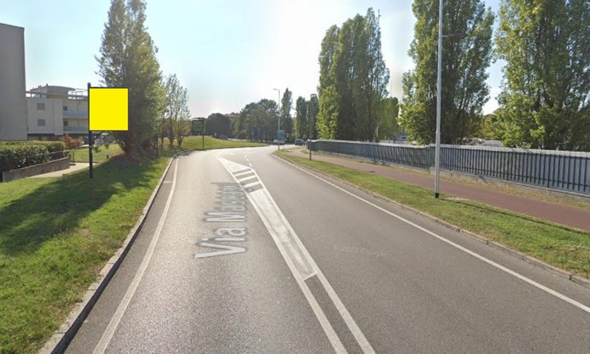 Impianto CARTELLONISTICA a Stezzano, in zona Pappagallo