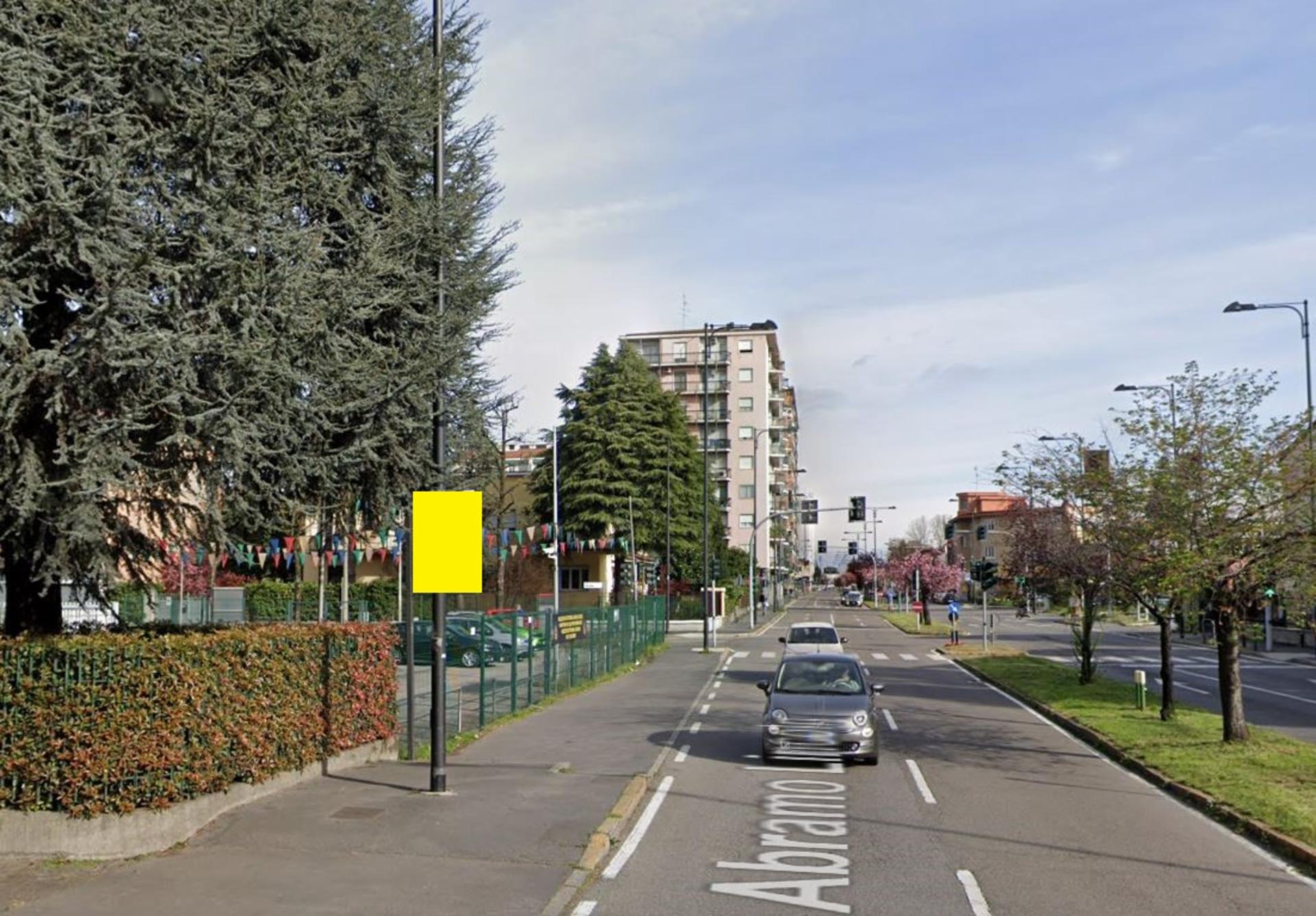 Impianto POLE MEDIA a Cinisello Balsamo, in zona Stile uomo