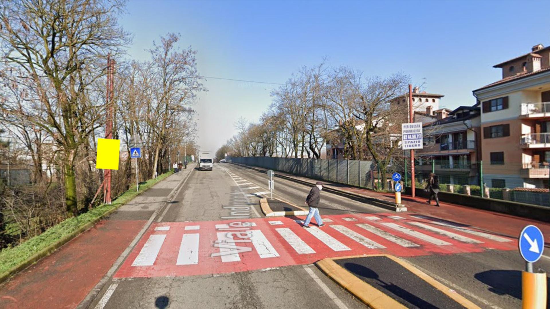 Impianto POLE MEDIA a Trezzano sul Naviglio, in zona Hair shop