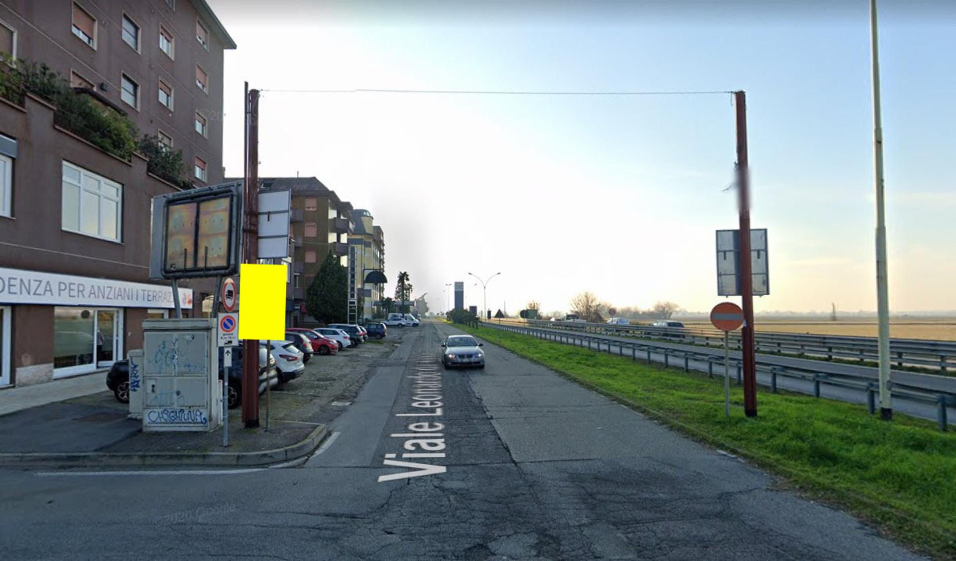 Impianto POLE MEDIA a Trezzano sul Naviglio, in zona Habitat by La Stalla Lombarda