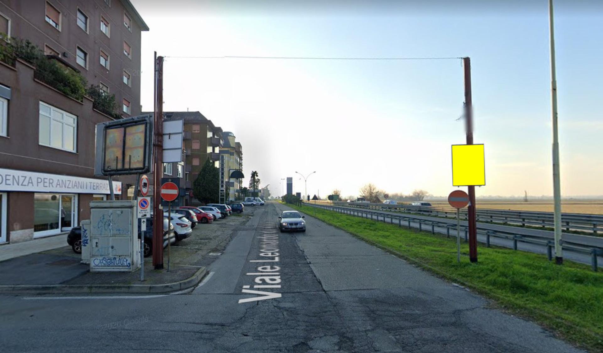 Impianto POLE MEDIA a Trezzano sul Naviglio, in zona Habitat by La Stalla Lombarda