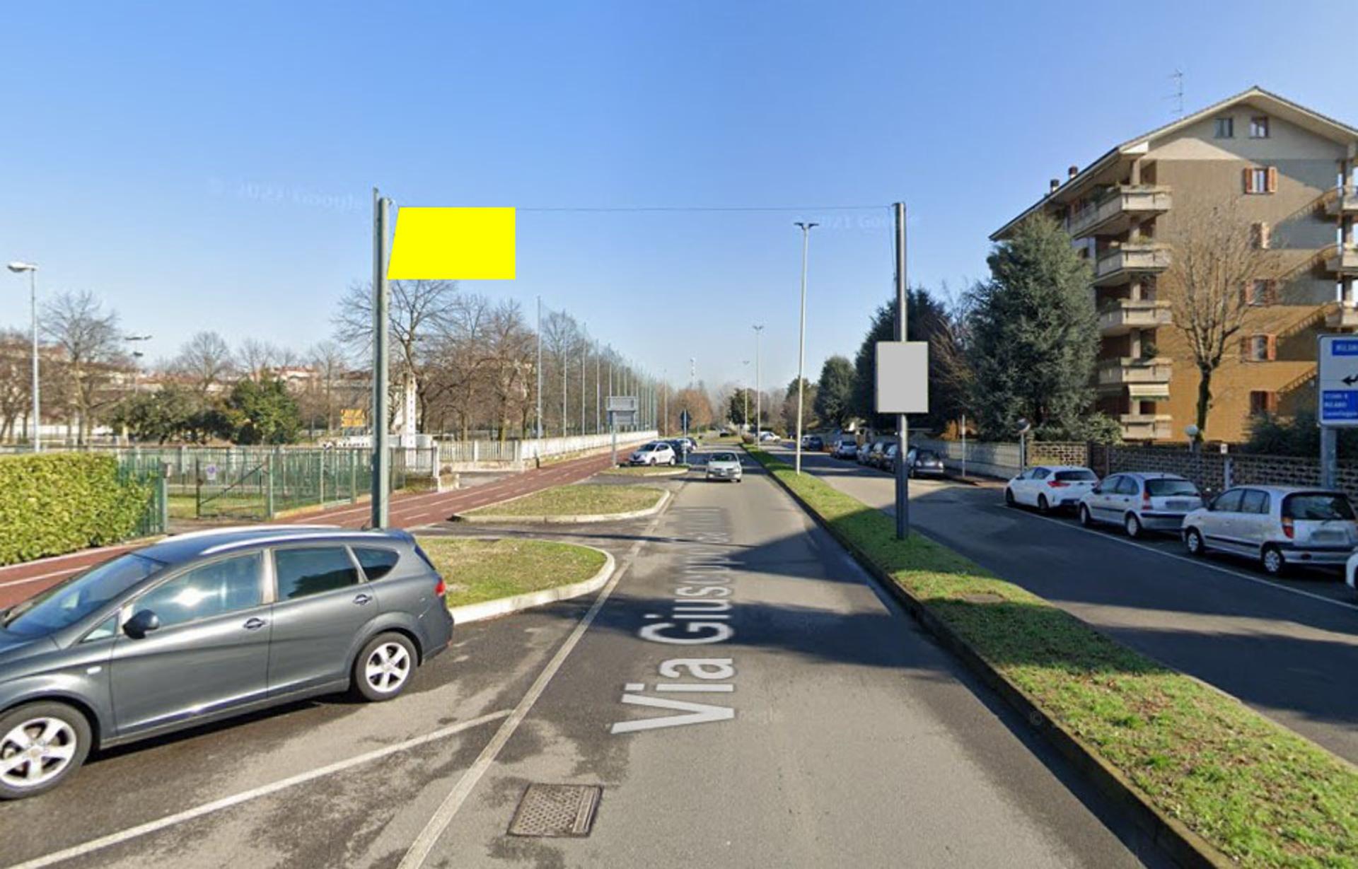 Impianto STRISCIONE a Buccinasco, in zona Naturalmente Gelato