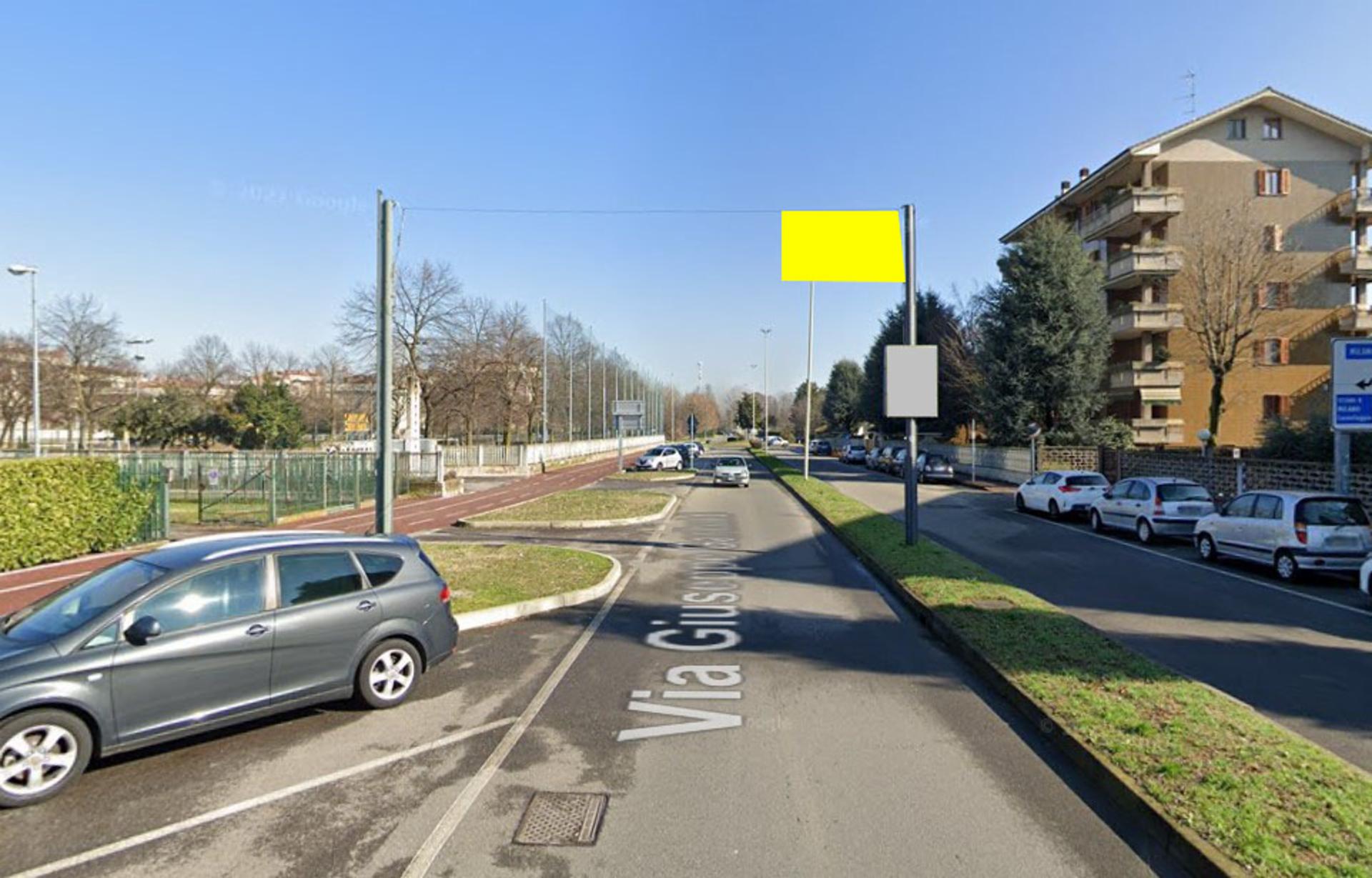 Impianto STRISCIONE a Buccinasco, in zona Naturalmente Gelato