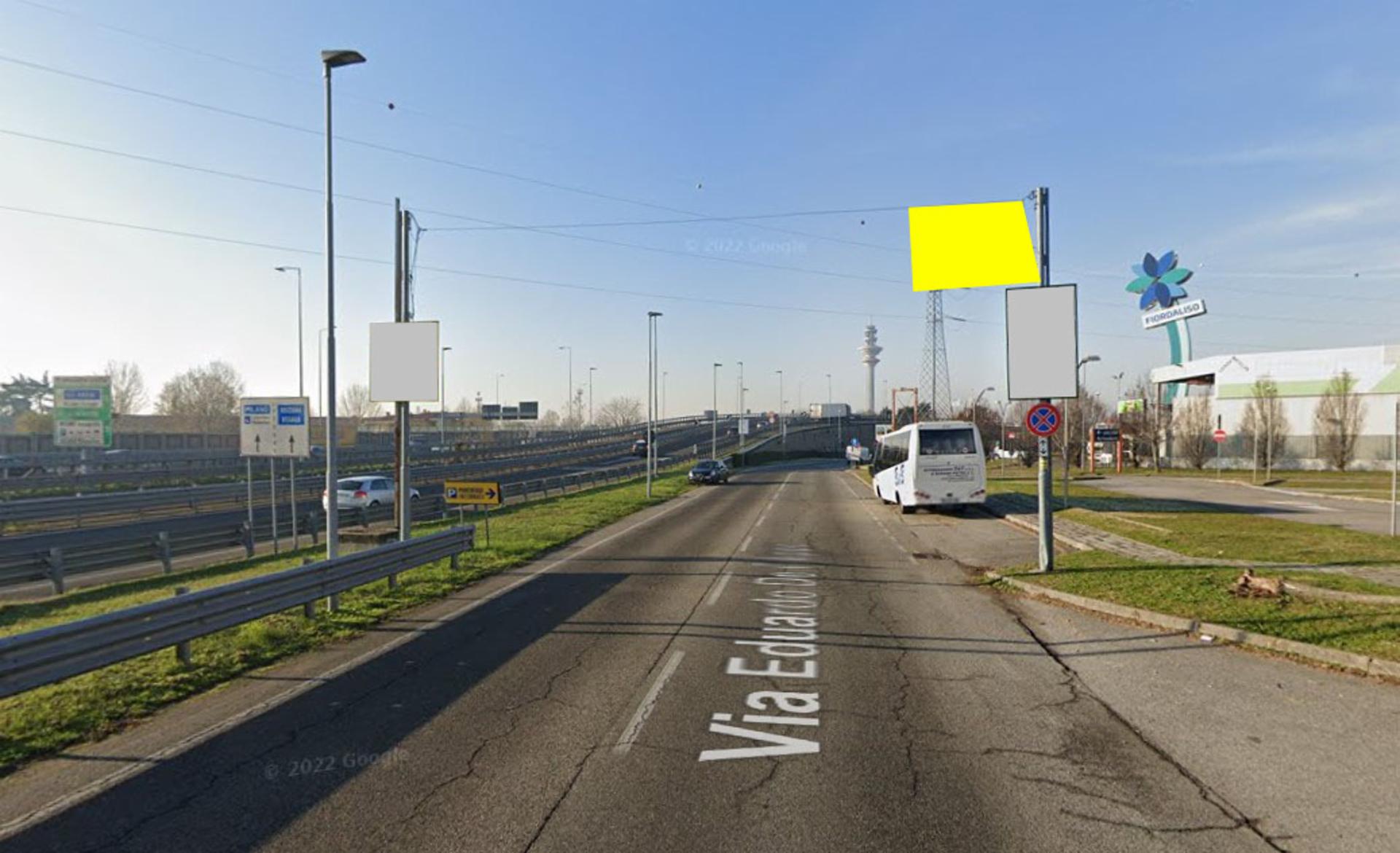 Impianto STRISCIONE a Rozzano, in zona Johnny Rockets
