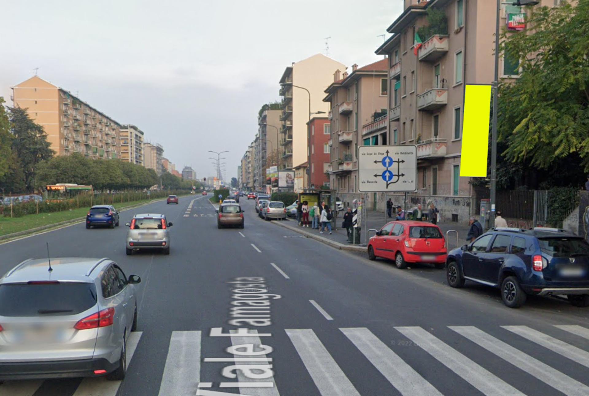 Impianto VERTICAL BANNER a Milano, in zona Dreamlife Parrucchieri