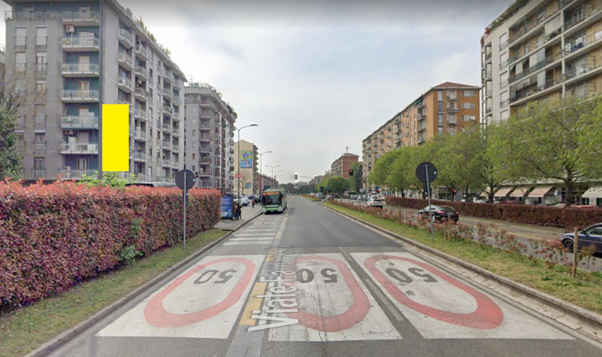 Impianto VERTICAL BANNER a Milano, in zona Stella Marina