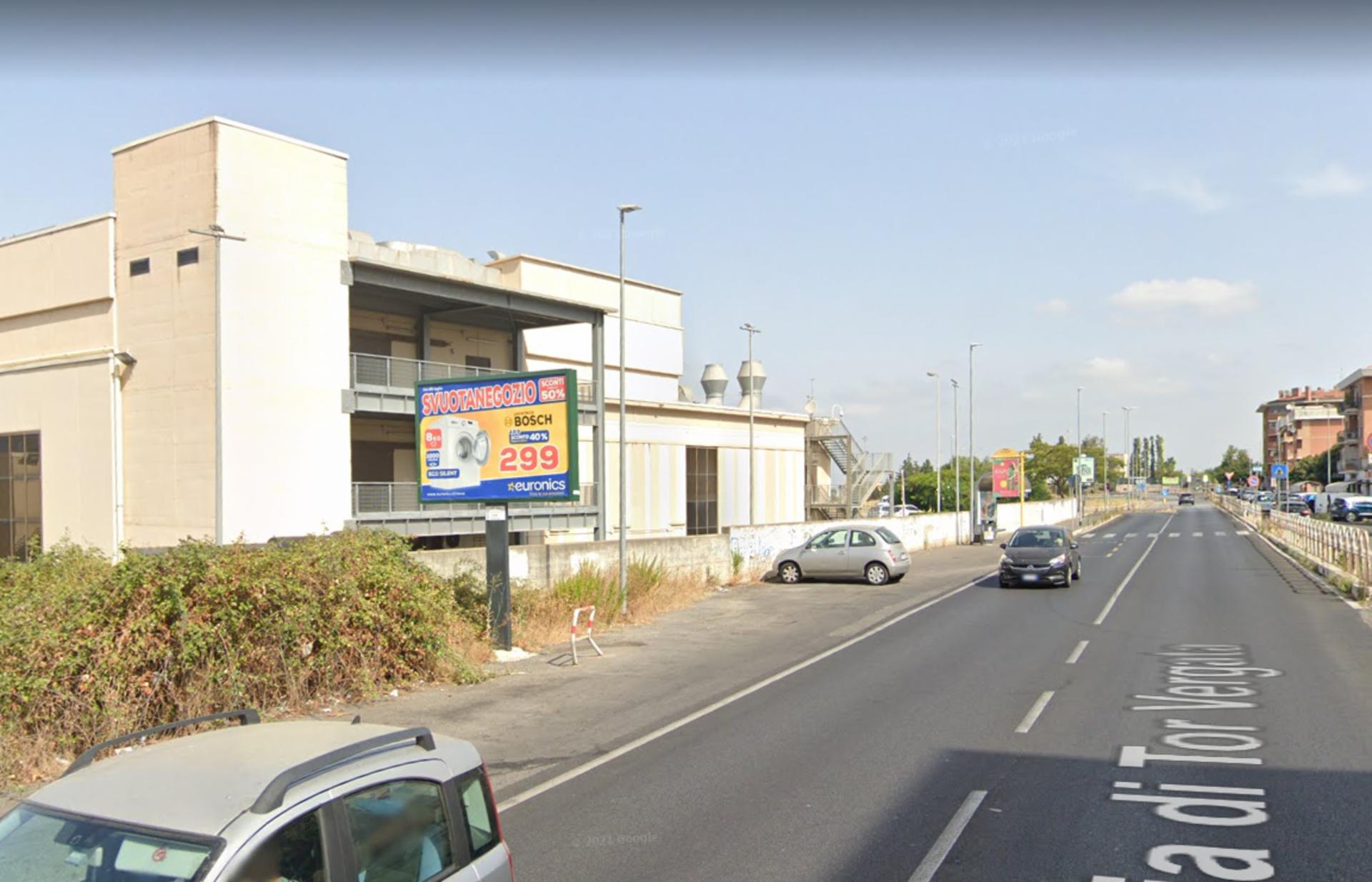 Impianto POSTER a Roma, in zona Scarpe&Scarpe