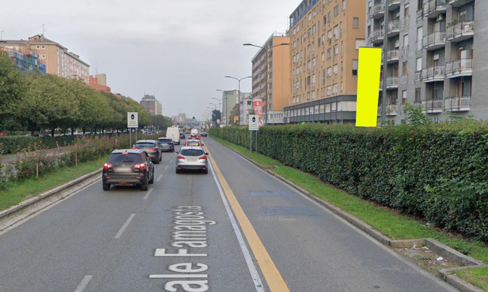 Impianto VERTICAL BANNER a Milano, in zona Mille Foglie