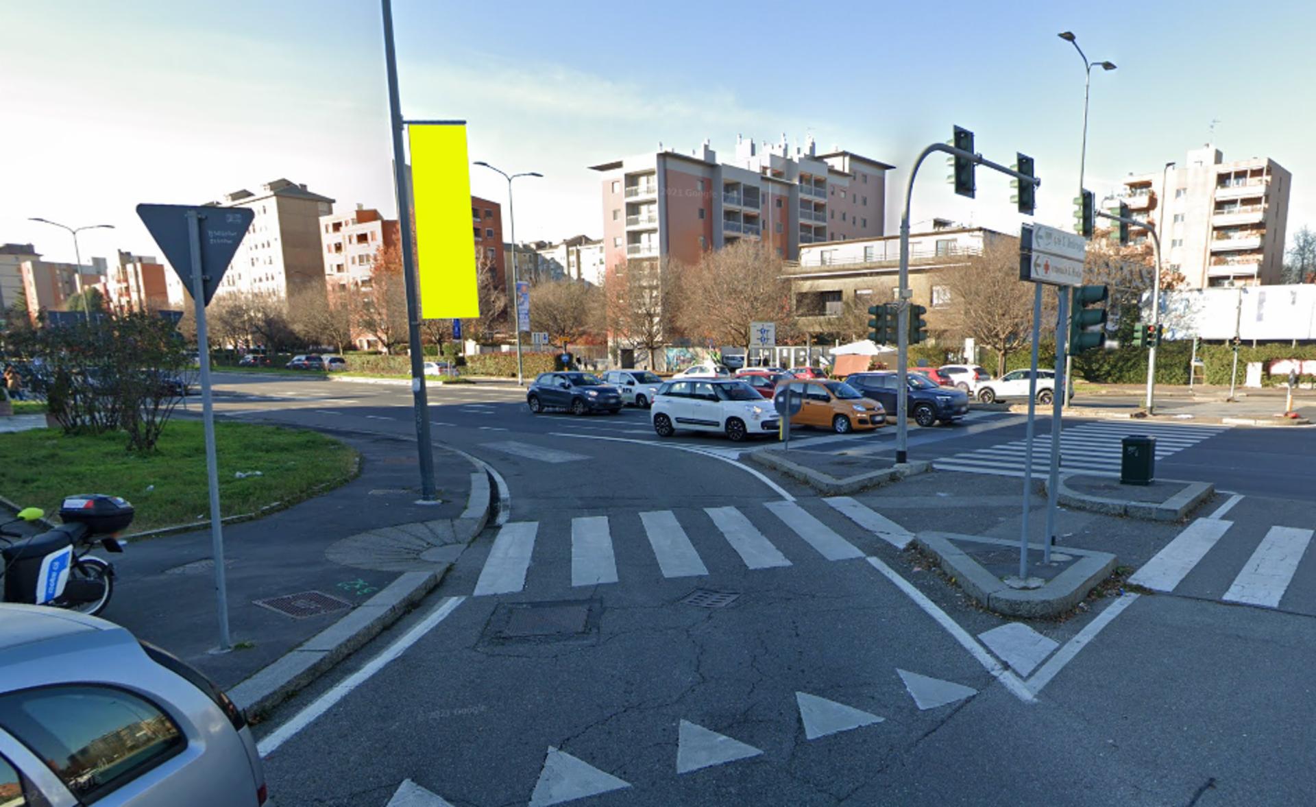 Impianto VERTICAL BANNER a Milano, in zona Green bar
