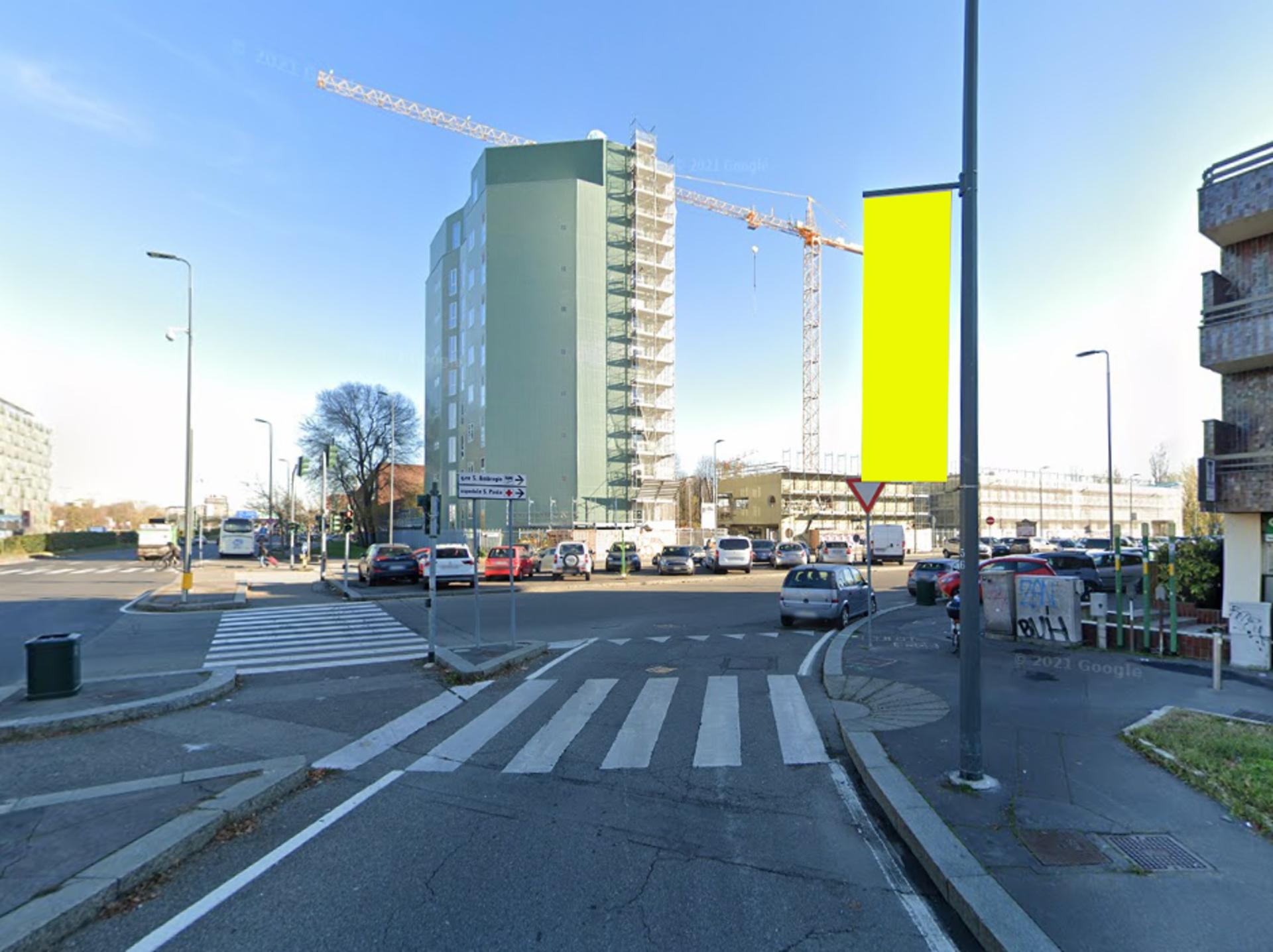 Impianto VERTICAL BANNER a Milano, in zona Green bar