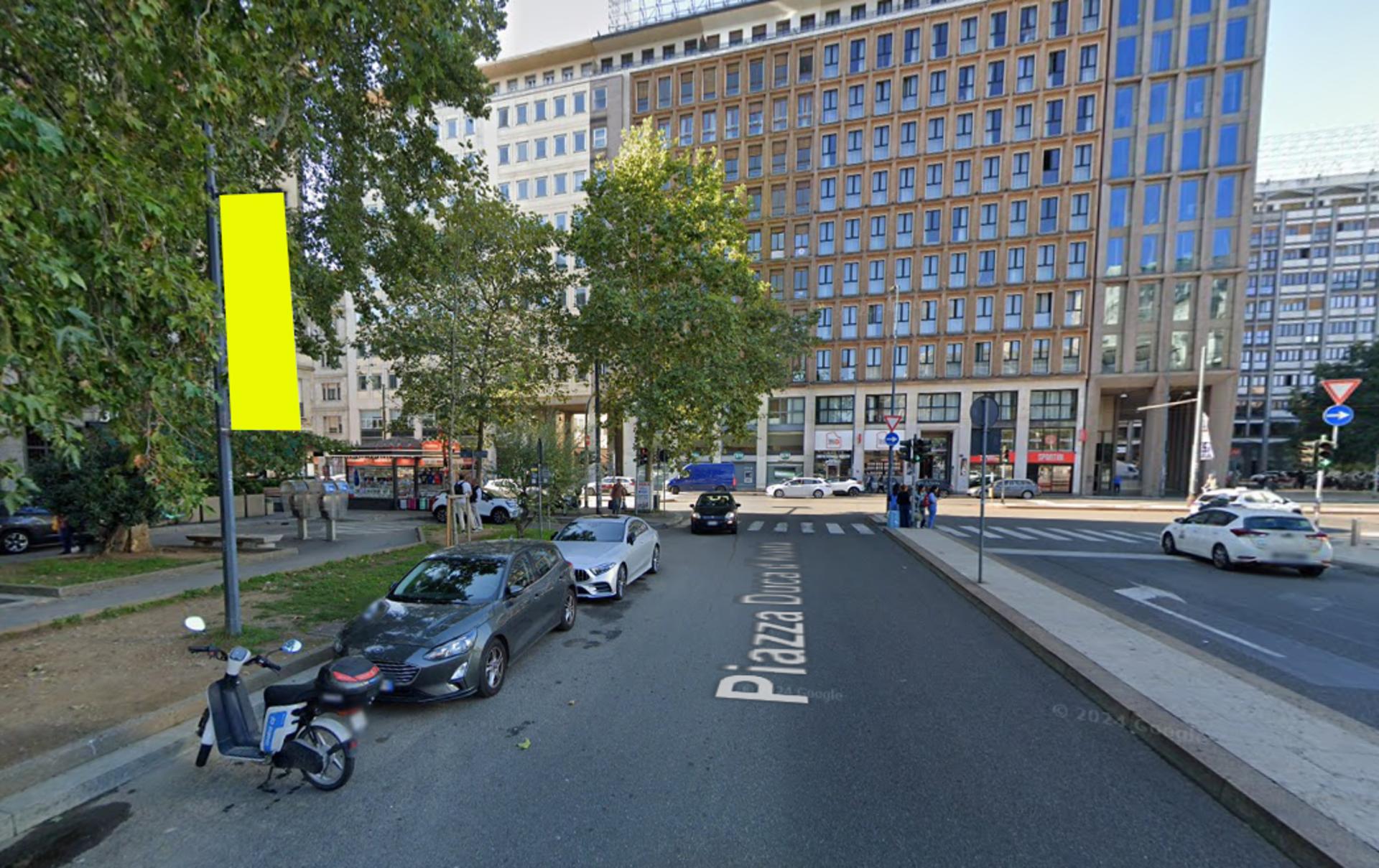 Impianto VERTICAL BANNER a Milano, in zona Bardelli di Crivelli