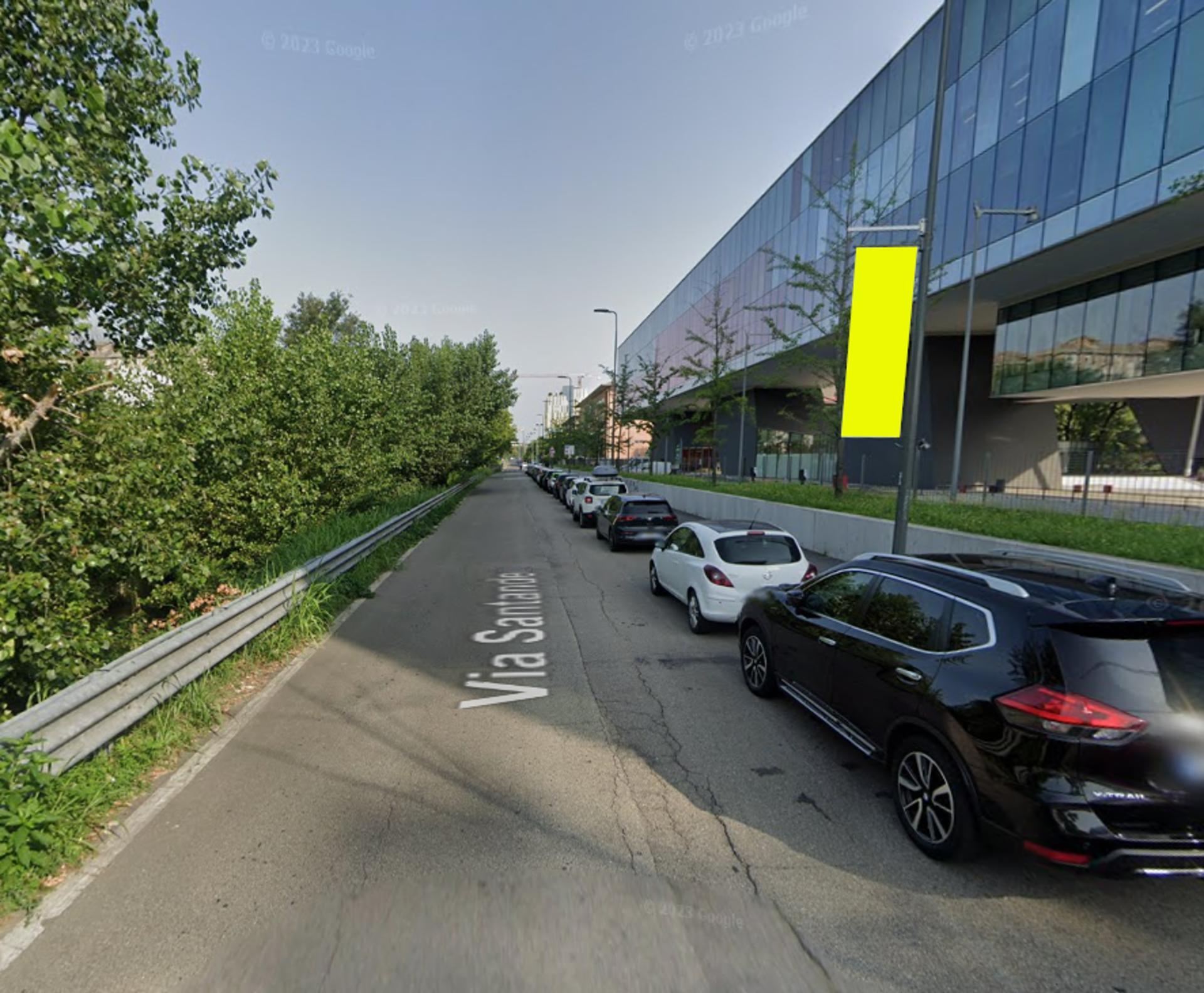 Impianto vertical banner a Milano