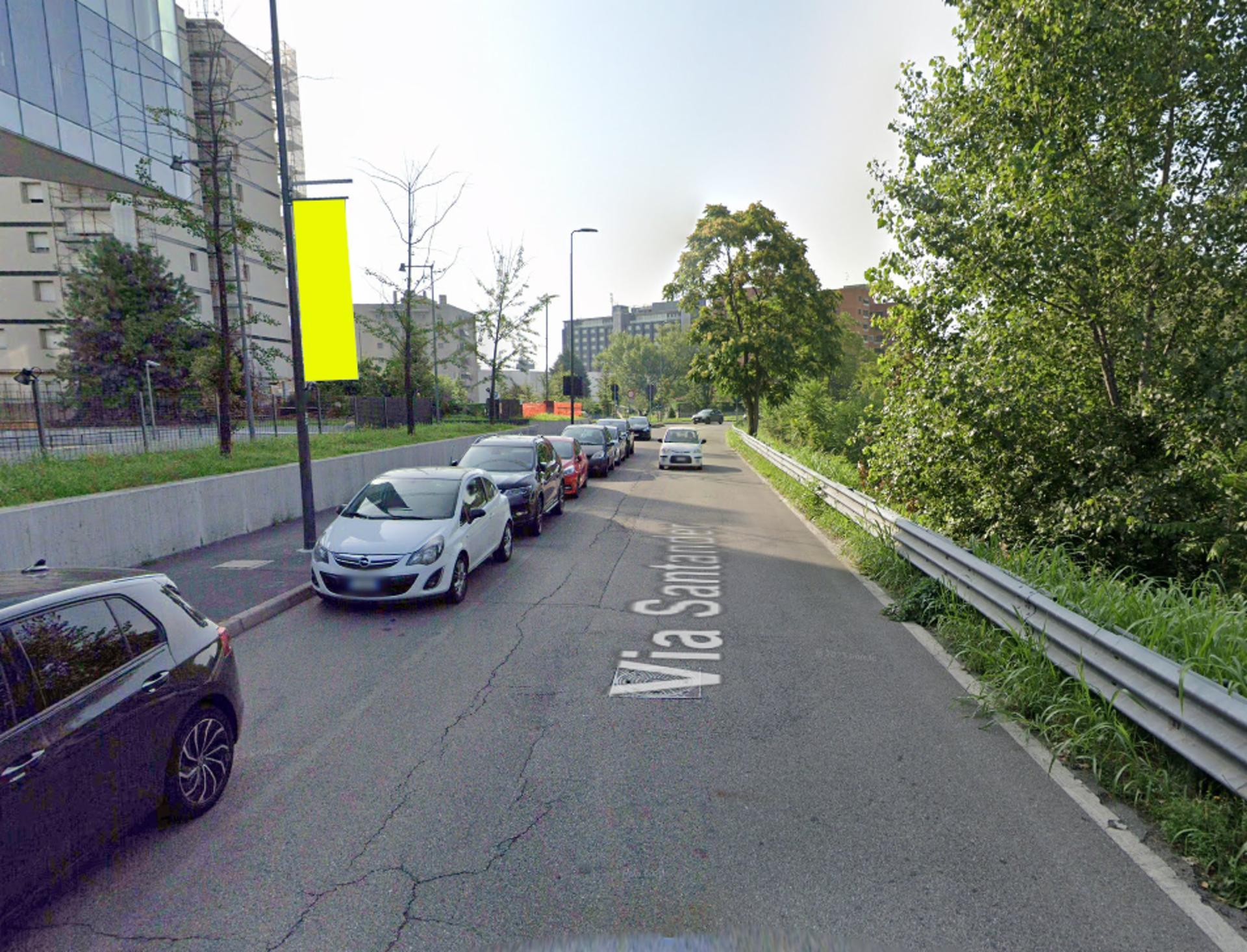 Impianto VERTICAL BANNER a Milano, in zona La Cascina Moncucco